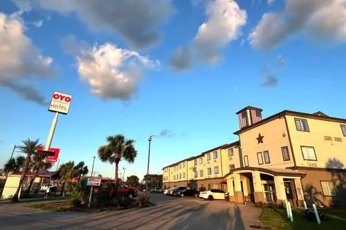 Oyo Townhouse Sulphur,LA Extended Stay I-10