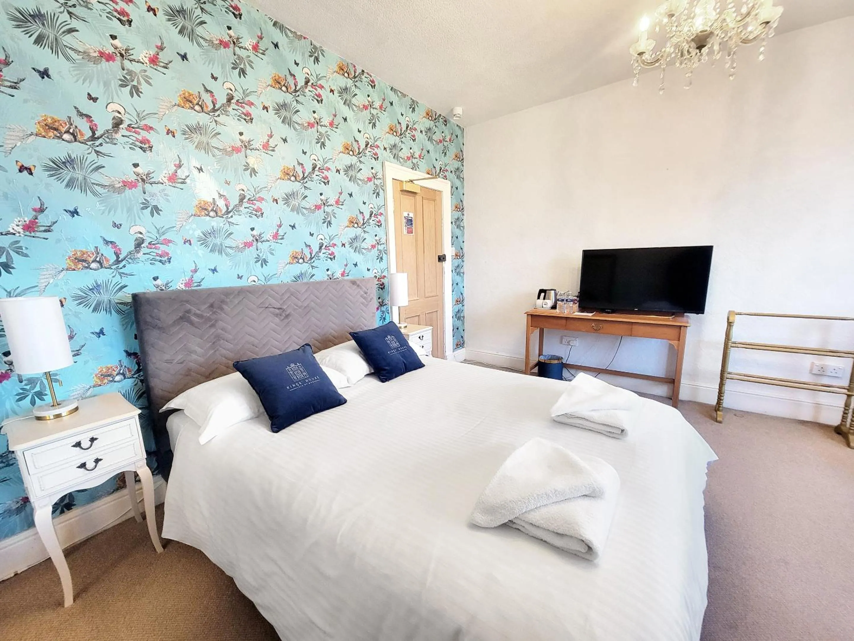 Deluxe Double Room with Sea View in Kings House