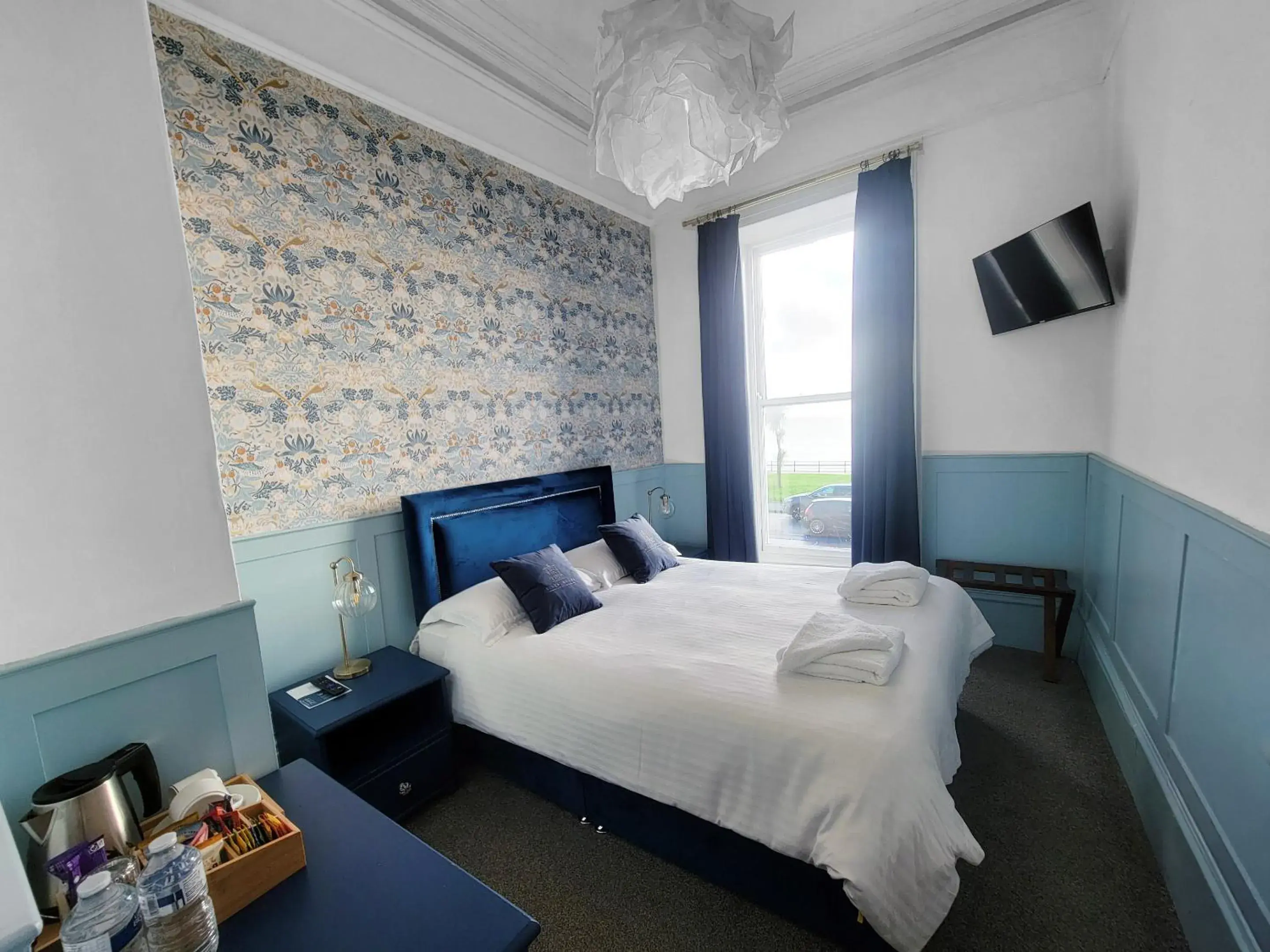 Double Room with Sea View in Kings House Double Room with Sea View in Kings House
