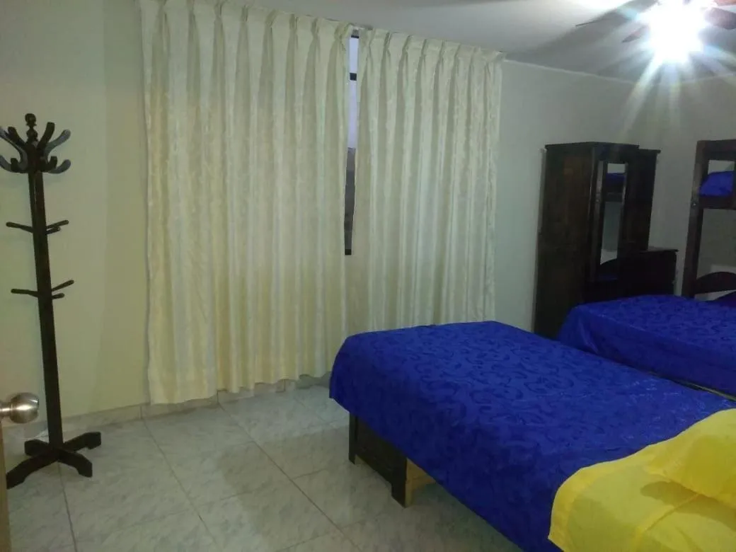Angelica's House 2BR Near Airport Terrace WiFi