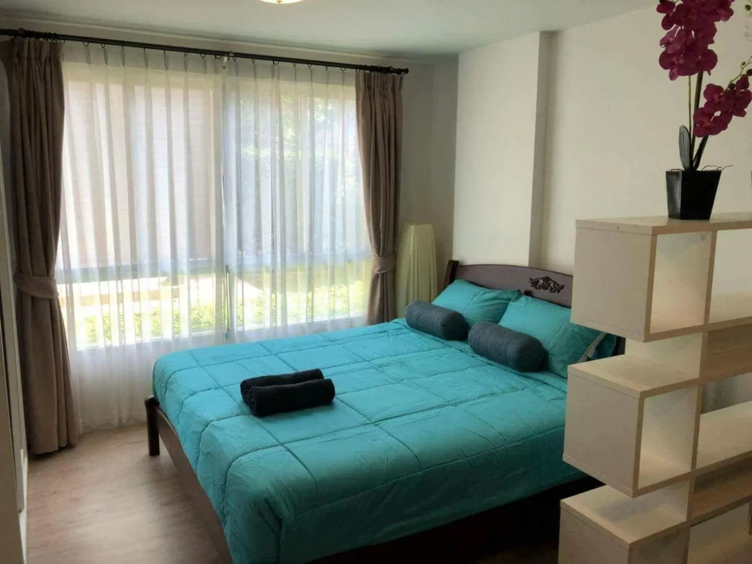 Photo of the whole room, Bed in Baan Peang Ploen Huahin