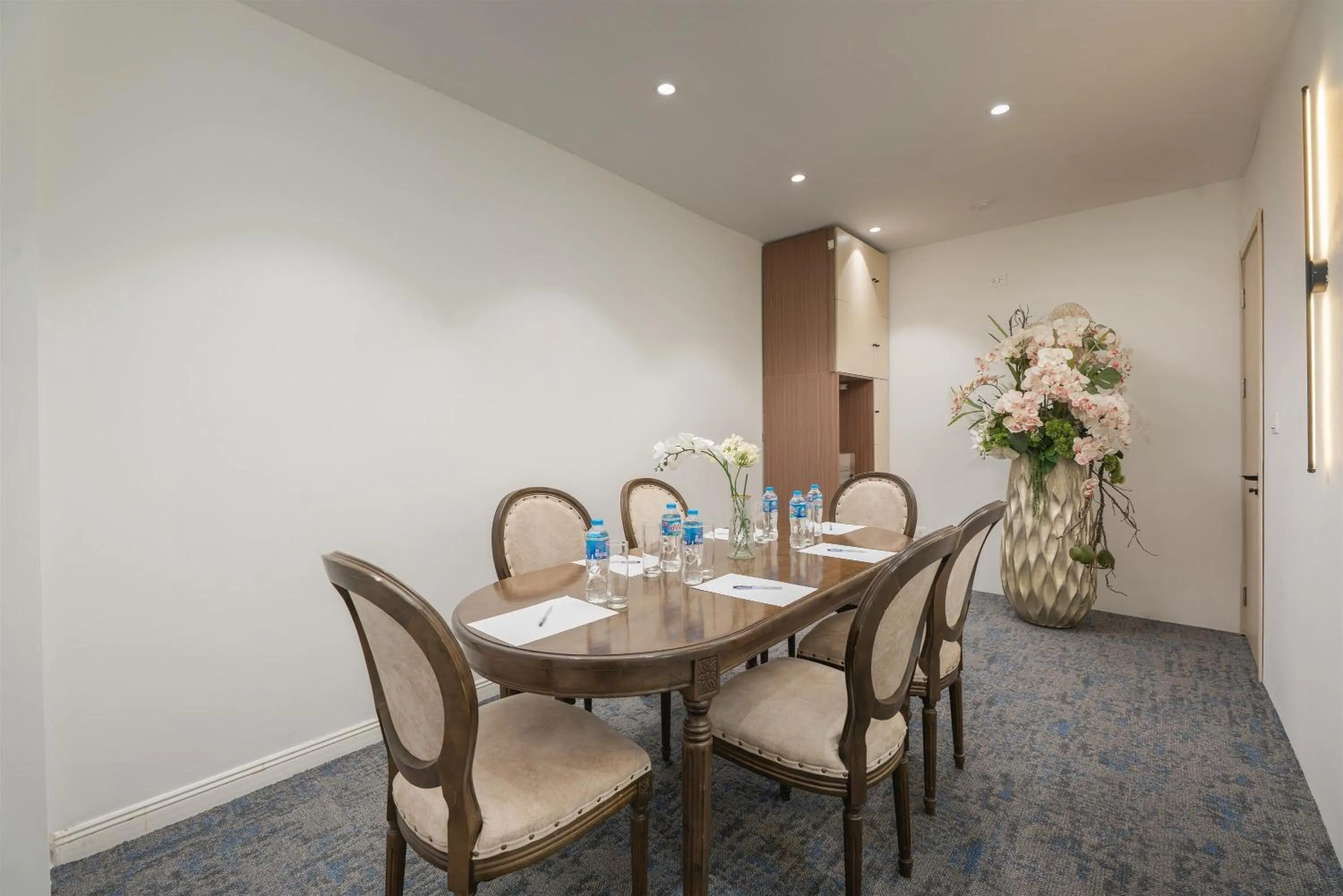 Meeting/conference room in Westlake Pearl Suites & Spa 70 Xuan Dieu - By Pegasy Group