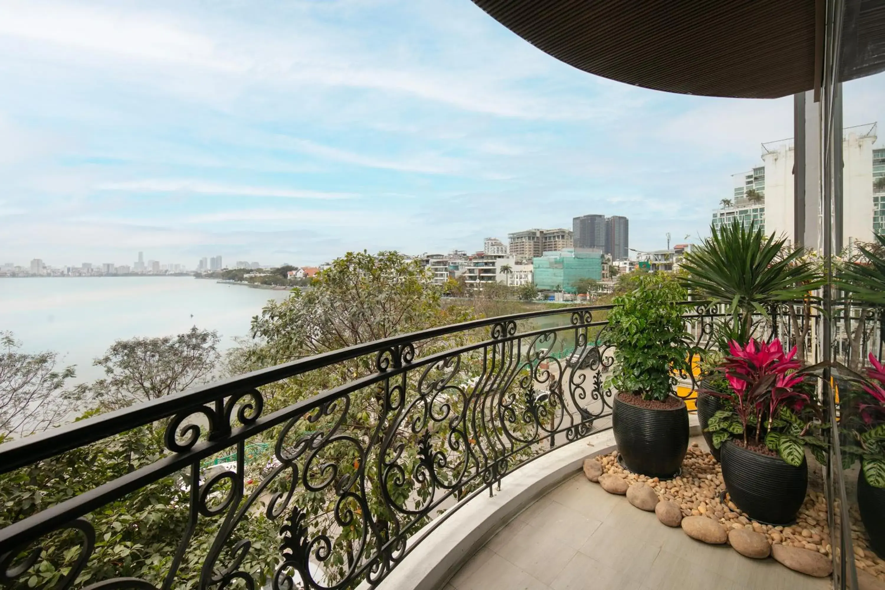 Family Suite in Westlake Pearl Suites & Spa 70 Xuan Dieu - By Pegasy Group Family Suite in Westlake Pearl Suites & Spa 70 Xuan Dieu - By Pegasy Group