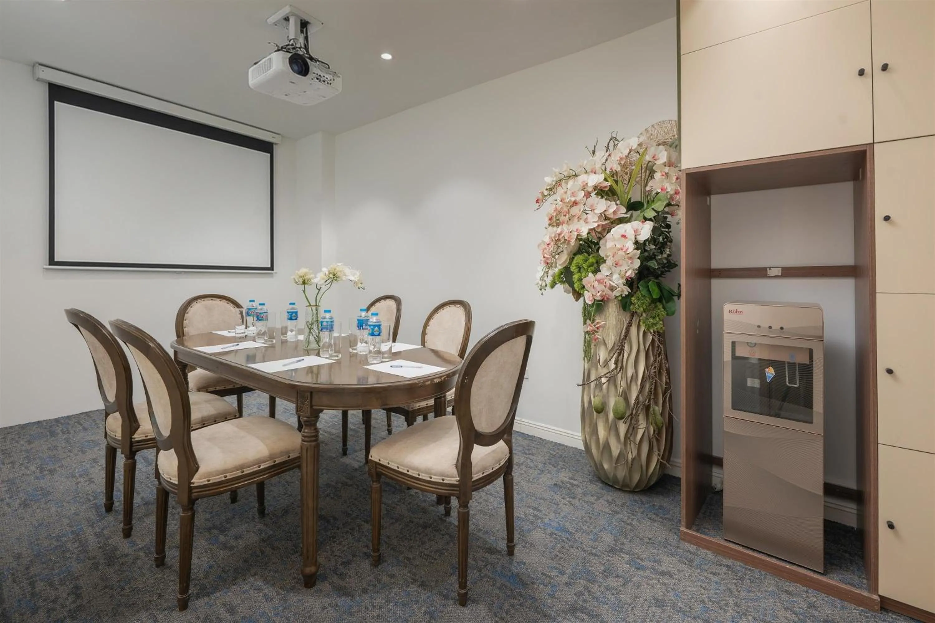 Meeting/conference room in Westlake Pearl Suites & Spa 70 Xuan Dieu - By Pegasy Group