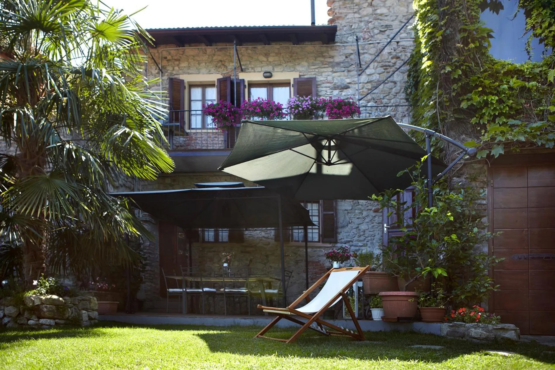 Garden in Antico Borgo Sanda Lago Maggiore