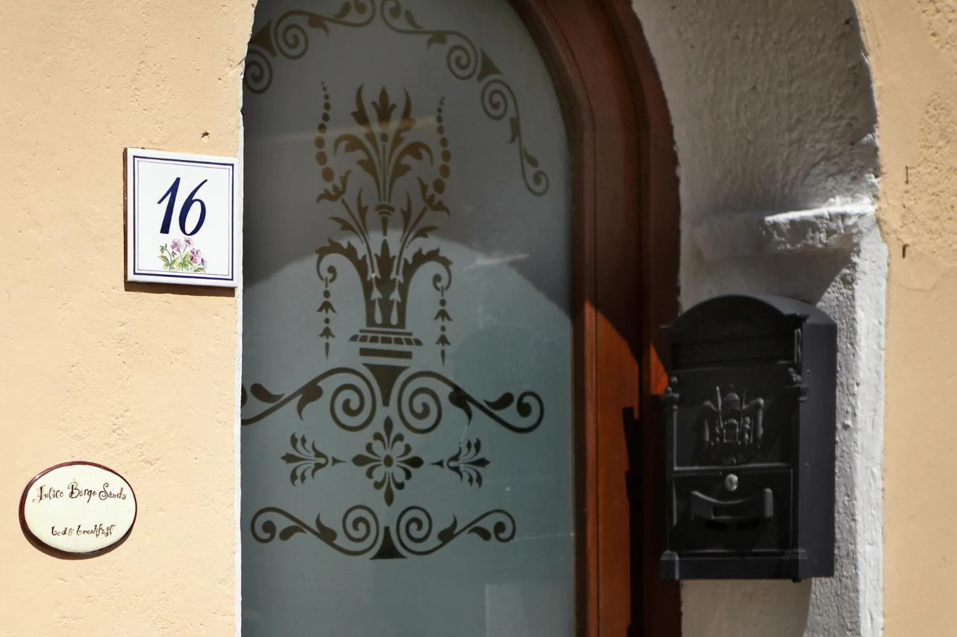 Property building in Antico Borgo Sanda Lago Maggiore