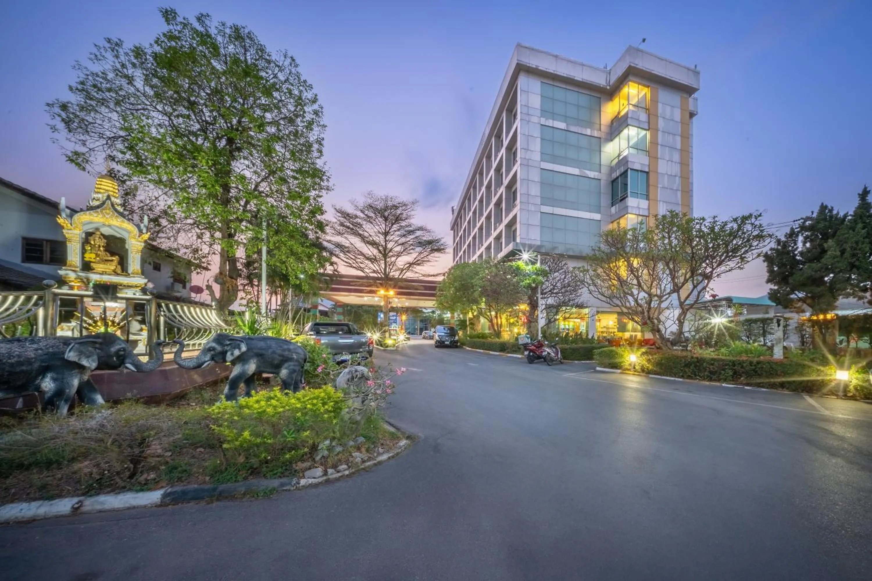 Property building in SHIN Hotel V-ONE Korat