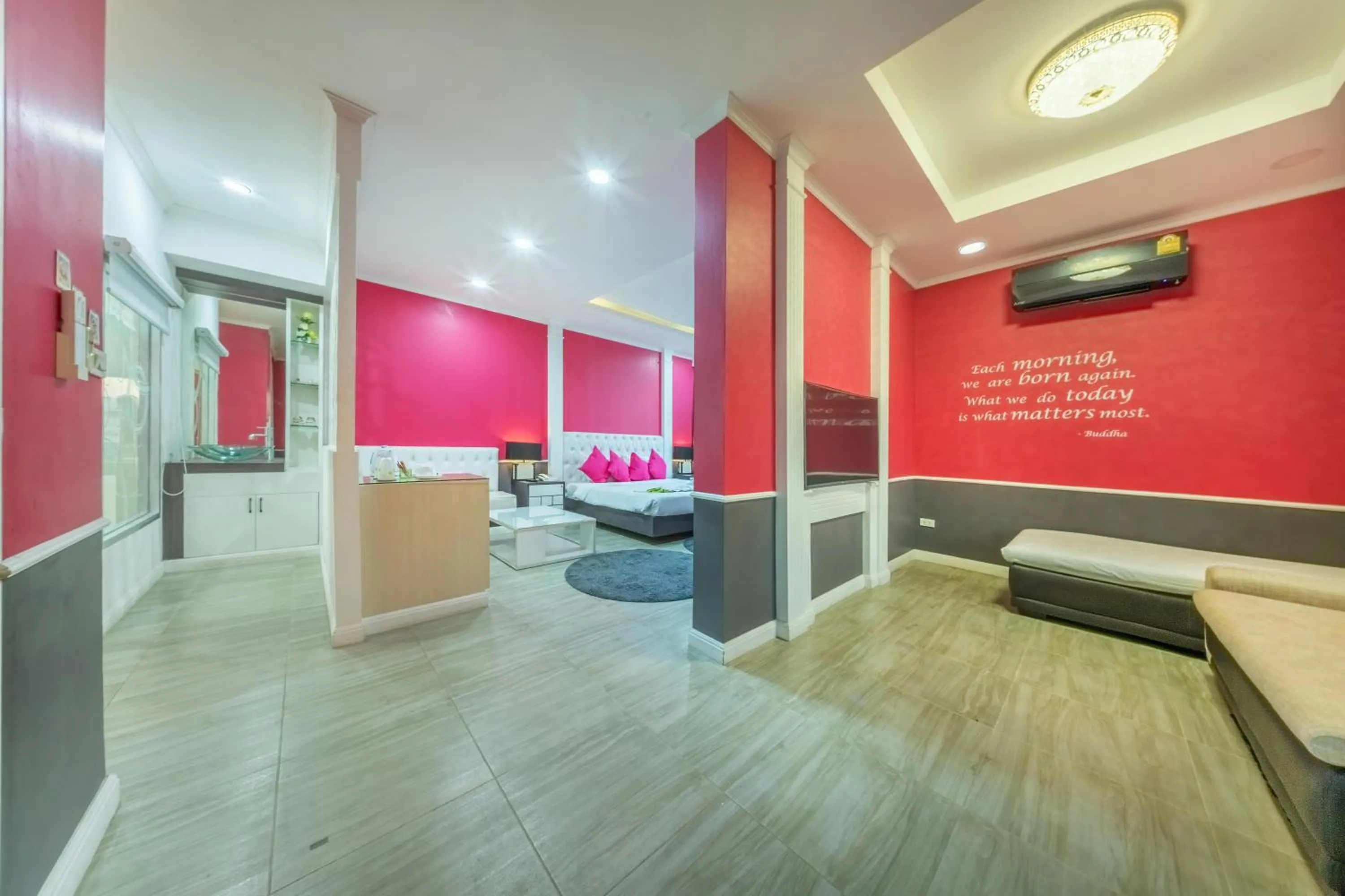 Living room in SHIN Hotel V-ONE Korat