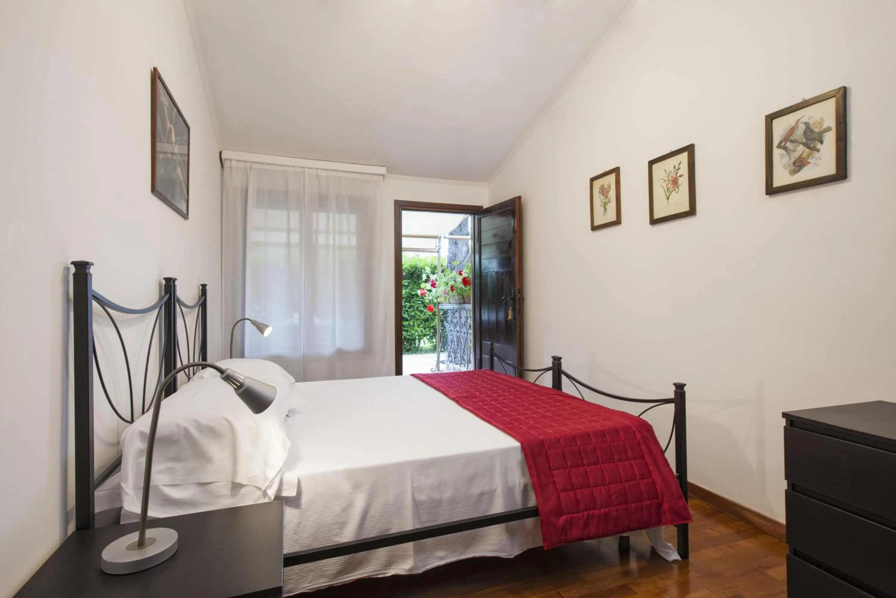 Garden, Bed in La Pineta Dei Liberti