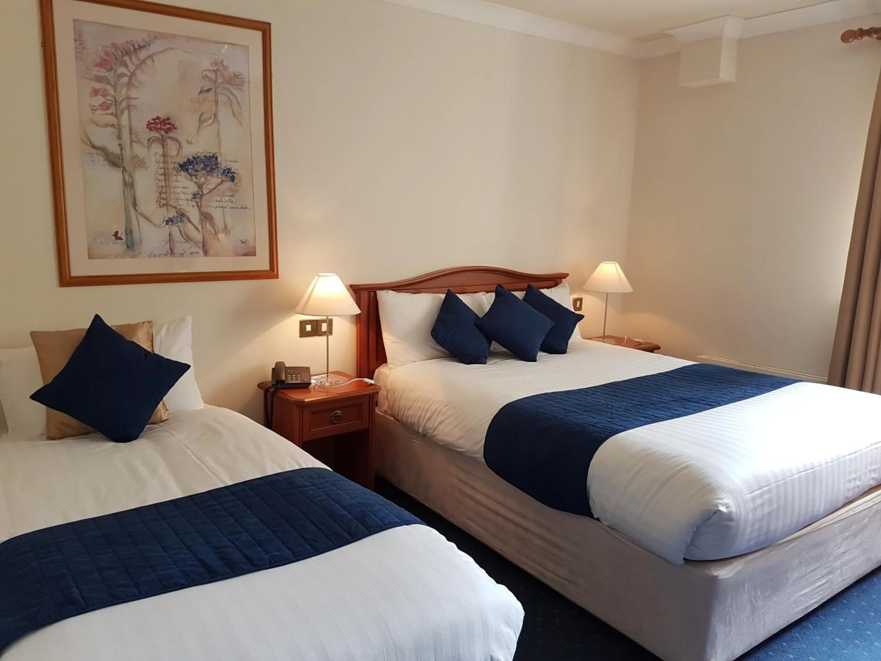 Bedroom, Bed in An Cruiscin Lan