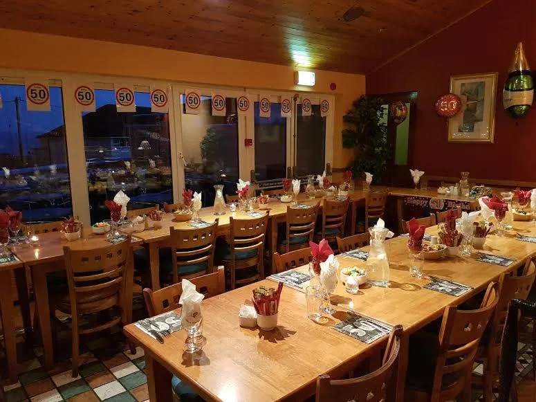 Dining area in An Cruiscin Lan