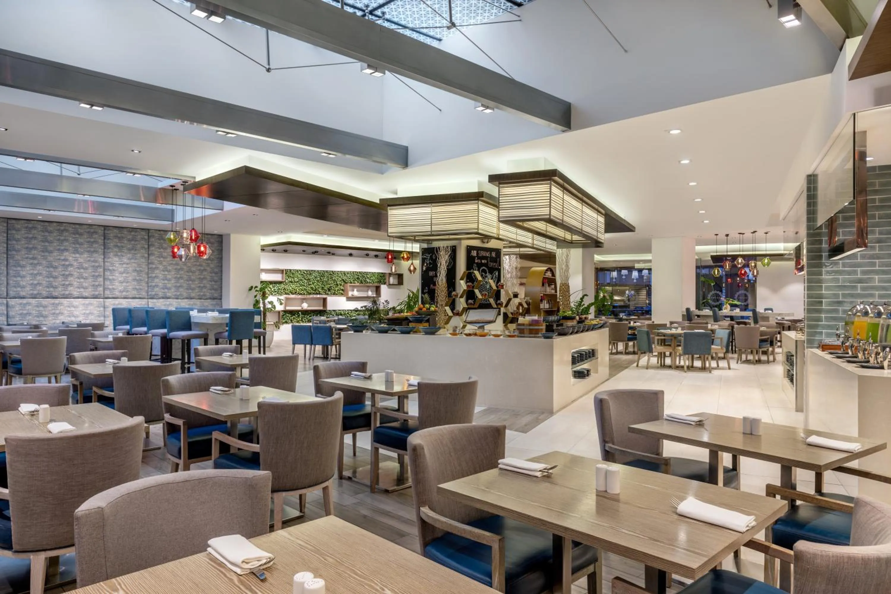 Restaurant/places to eat in Hyatt Regency Creek Heights Residences