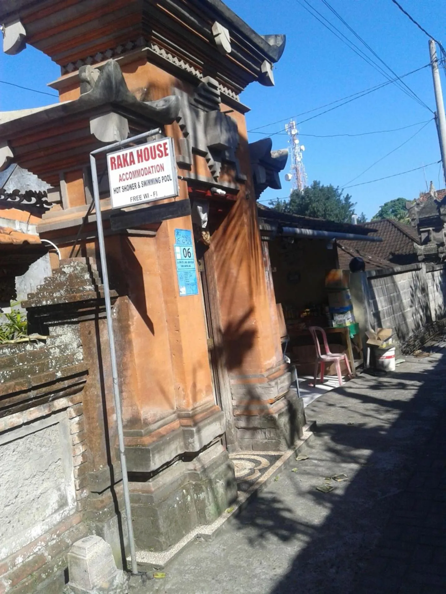 Facade/entrance in Raka House Accommodation