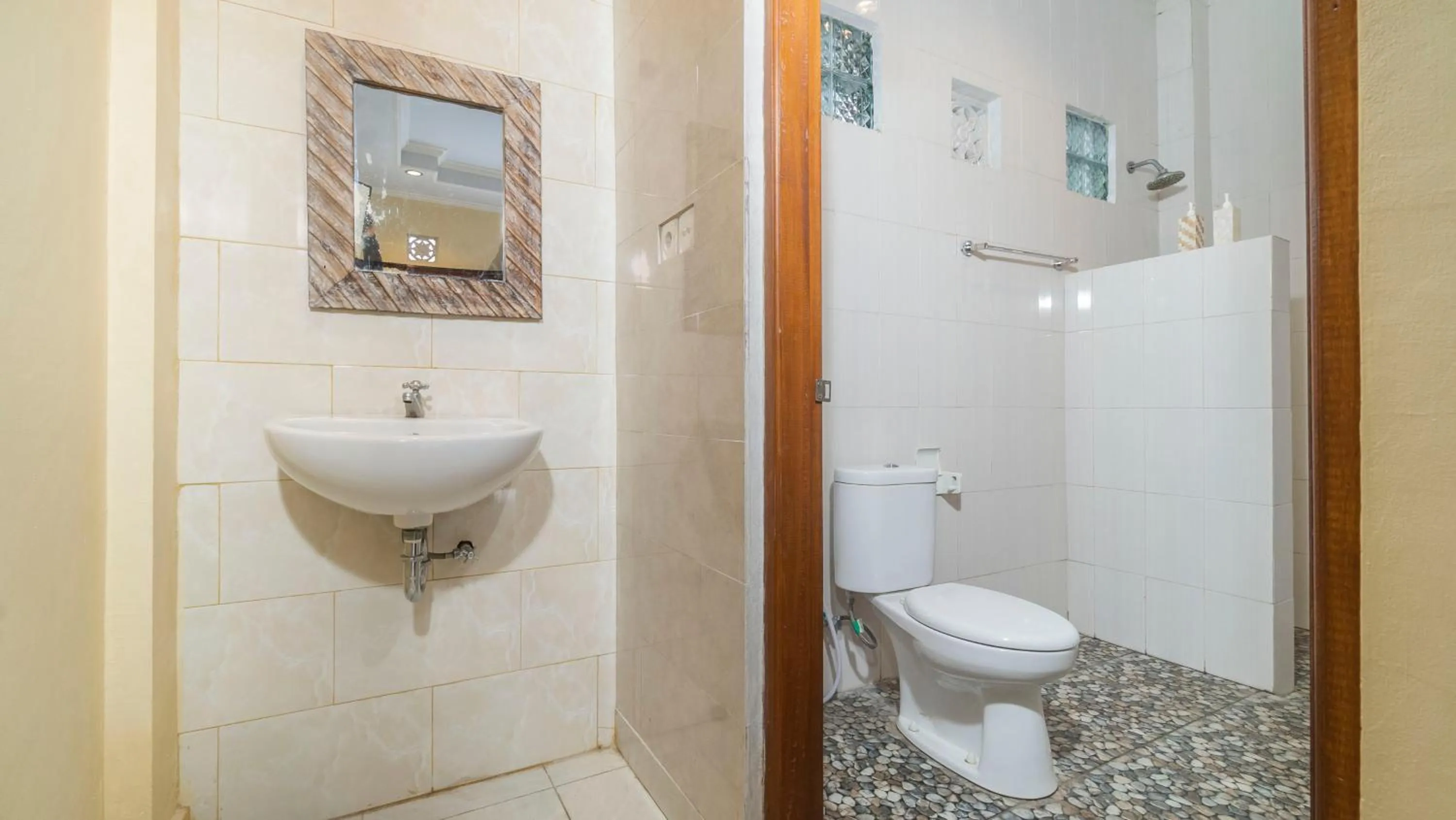 Shower in Raka House Accommodation