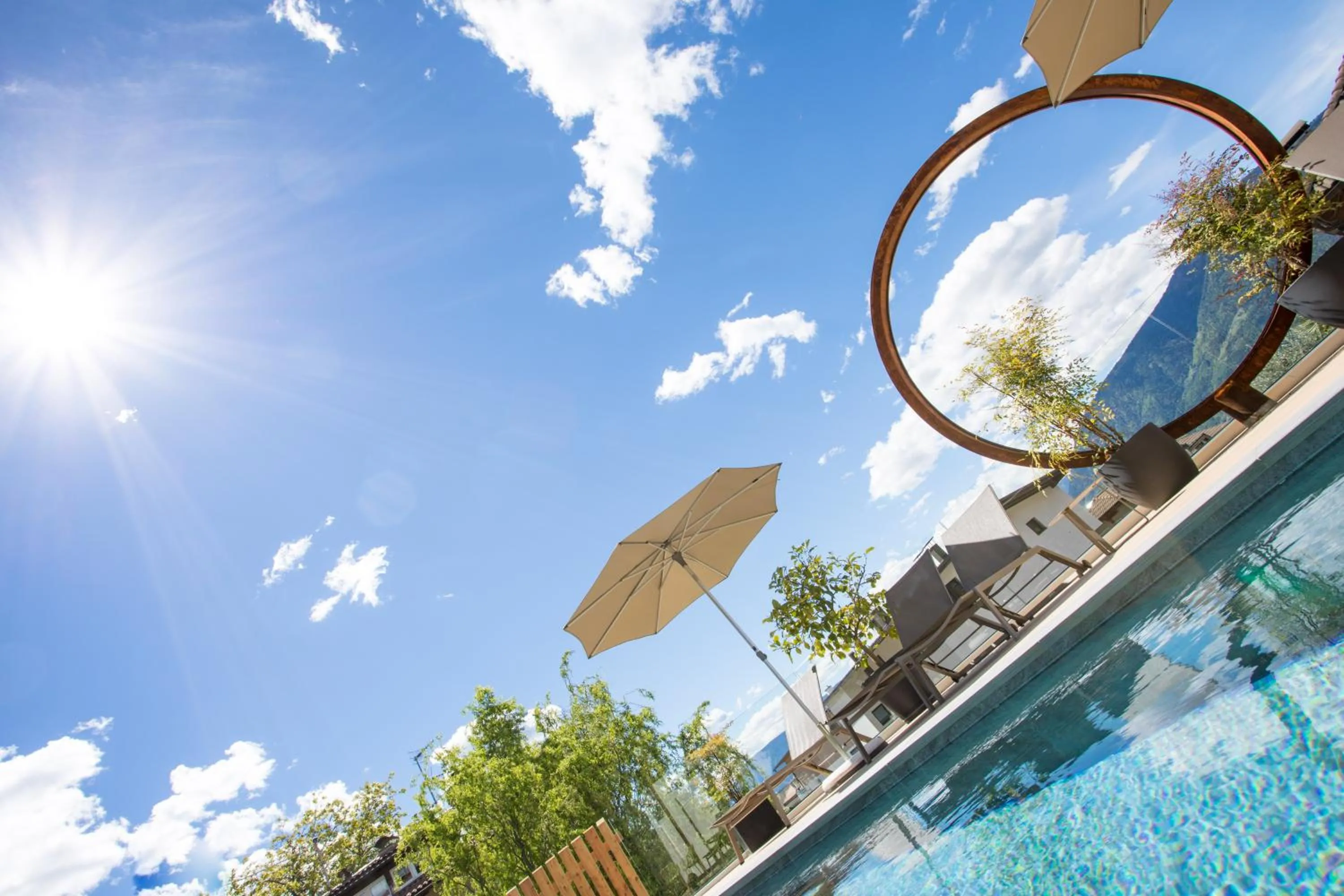 Swimming pool in Hilburger Hotel