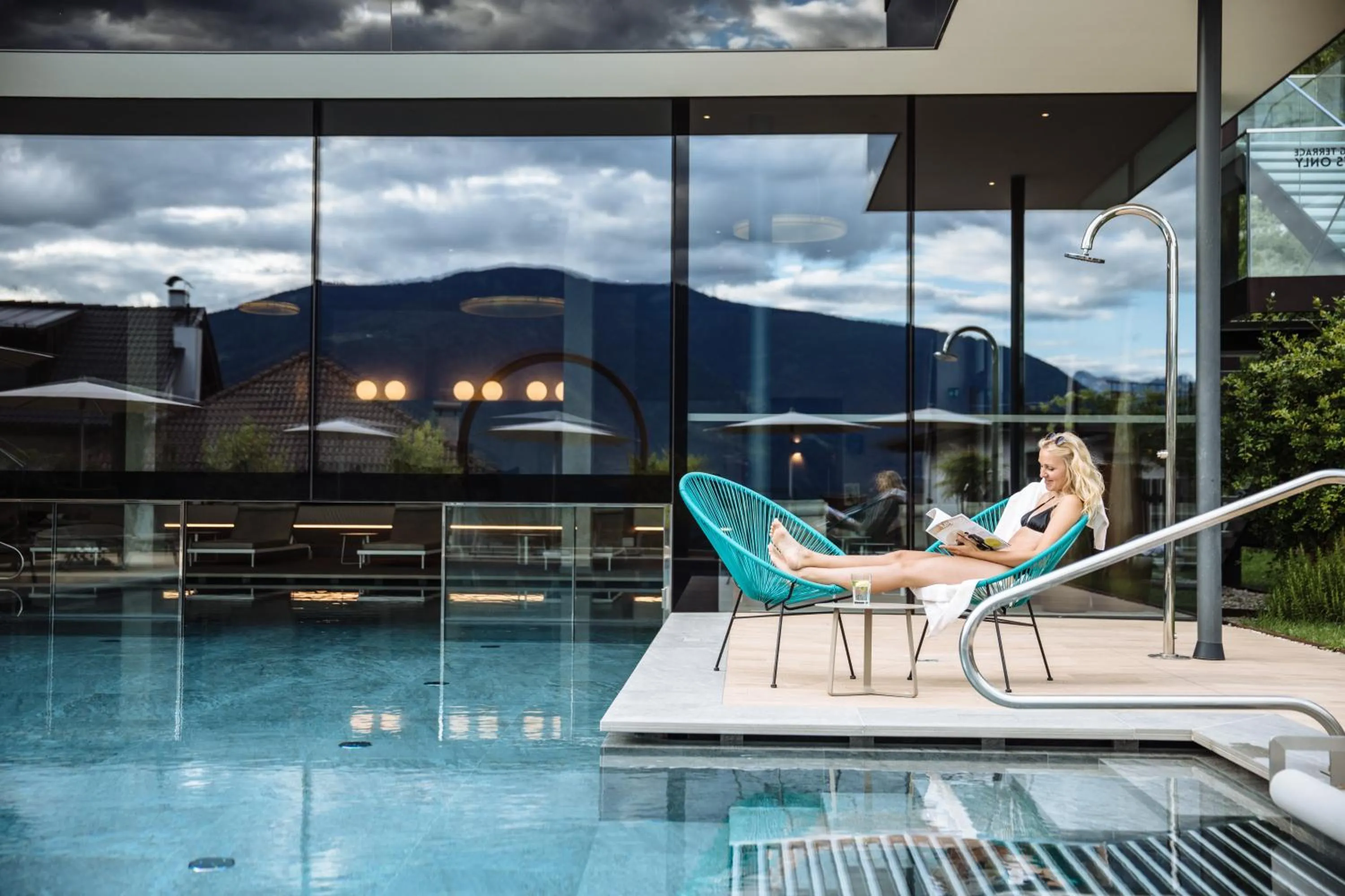 Swimming pool in Hilburger Hotel