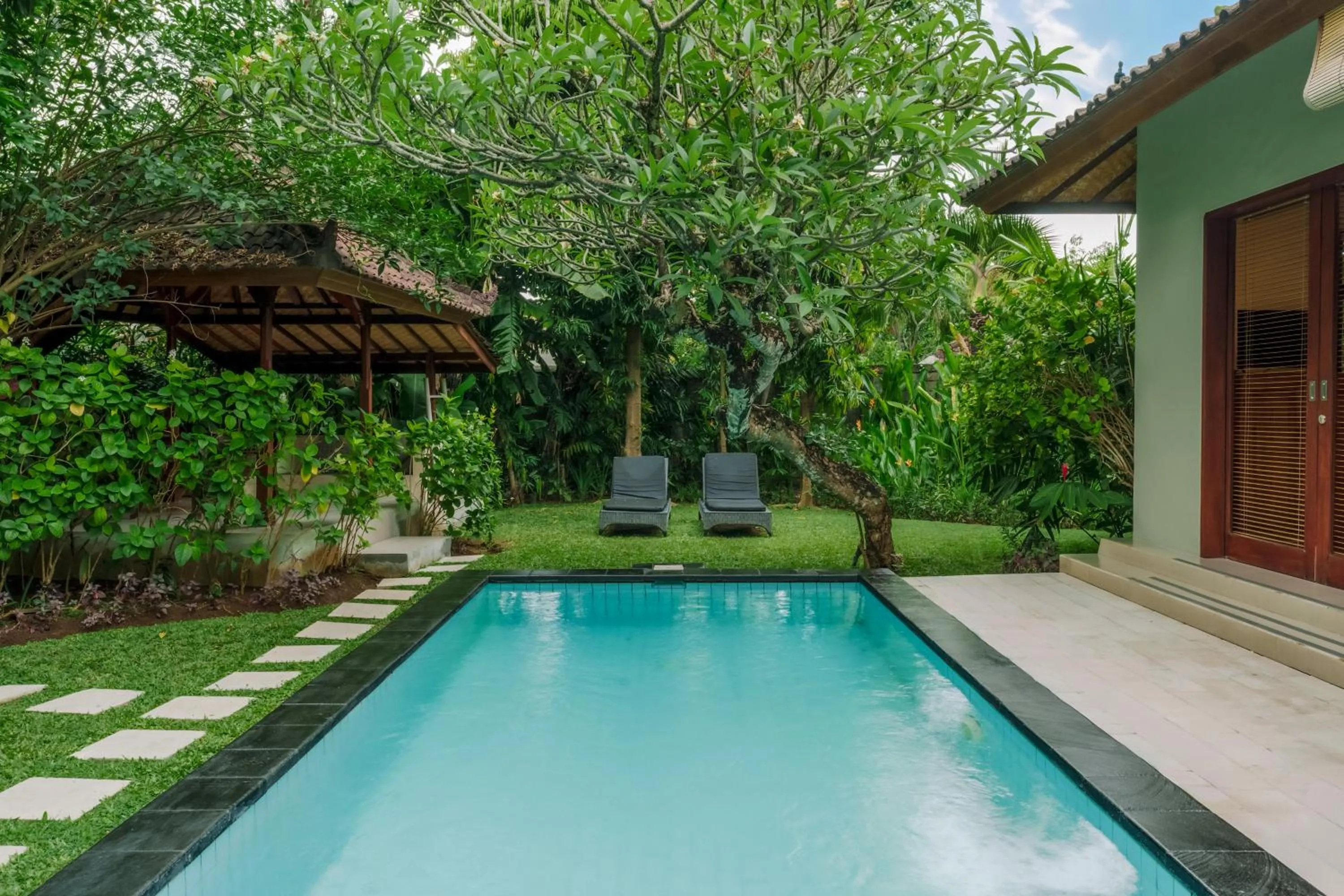 Villa Taman Rahasia, Sitara Villa Group