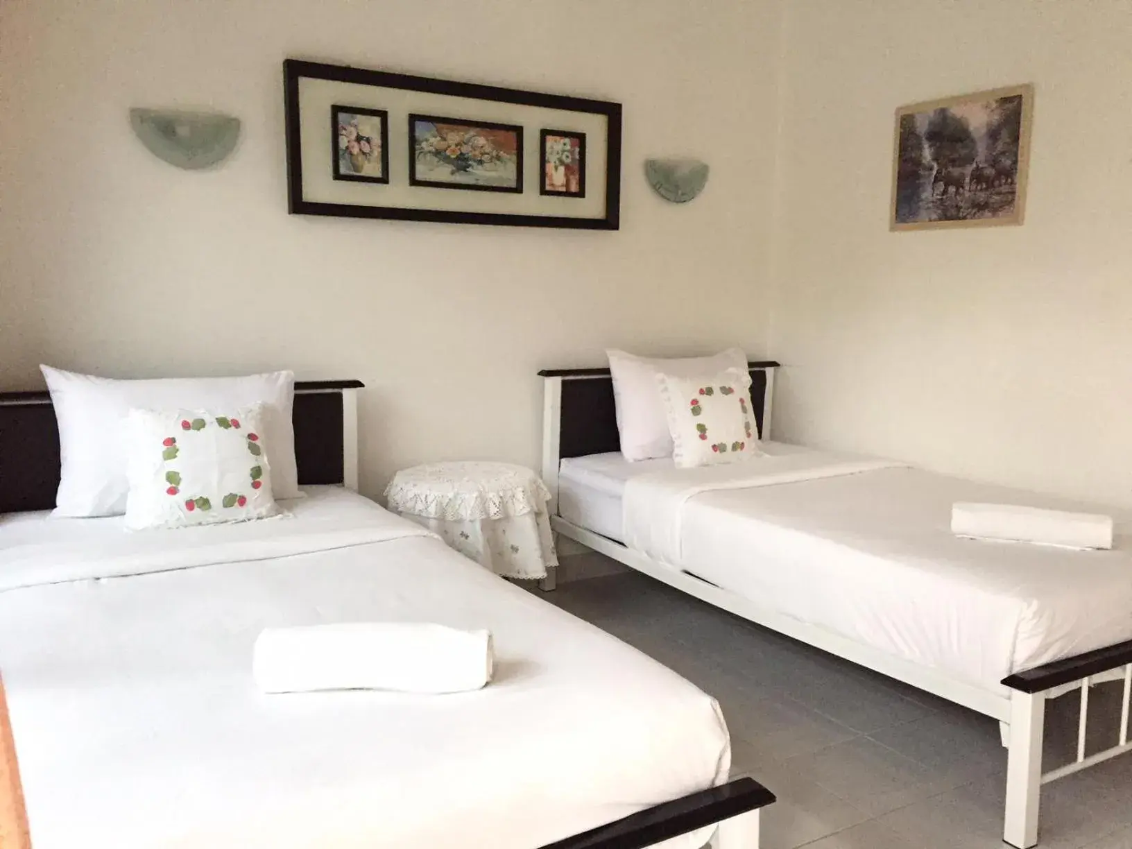 Deluxe Double Room - single occupancy in White Elephant Resort Deluxe Double Room - single occupancy in White Elephant Resort