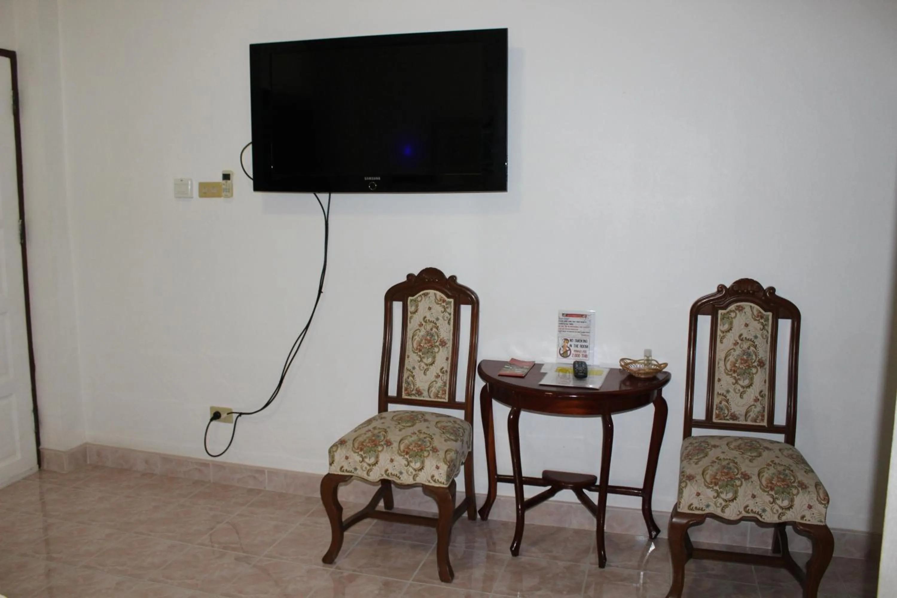 Photo of the whole room in White Elephant Resort