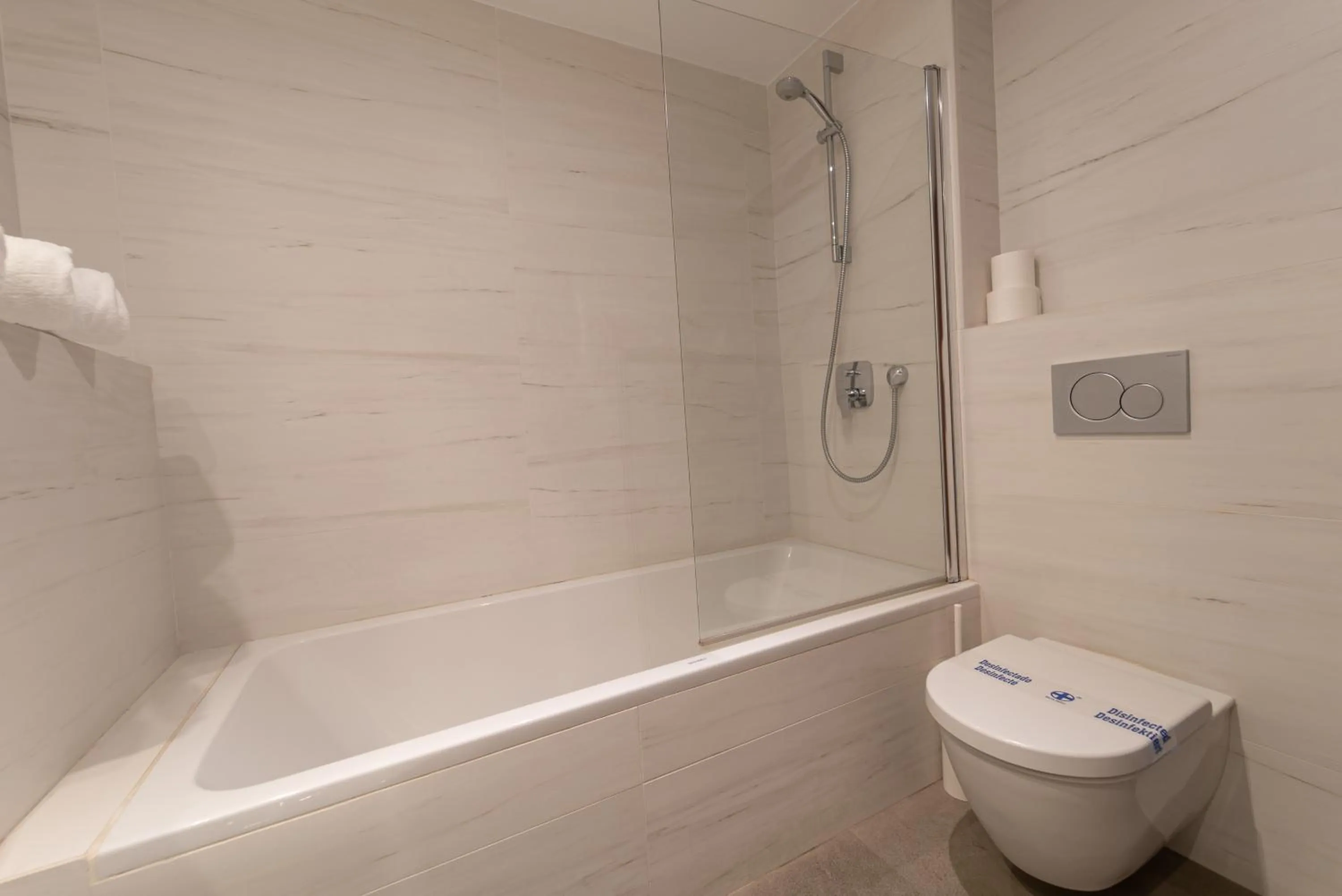 Shower in Hotel Piedra Paloma by Croma