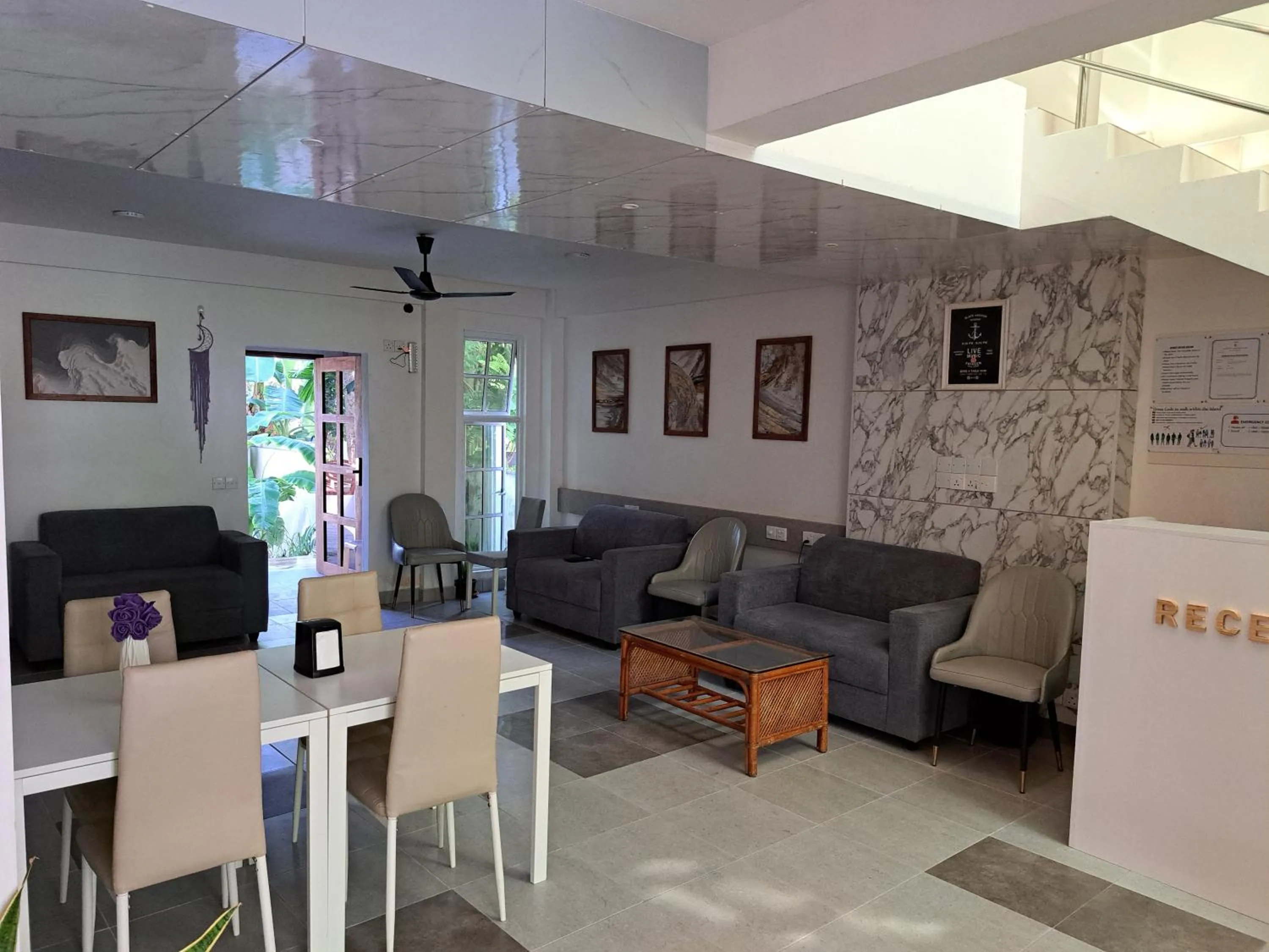 Living room in Shams Thoddoo