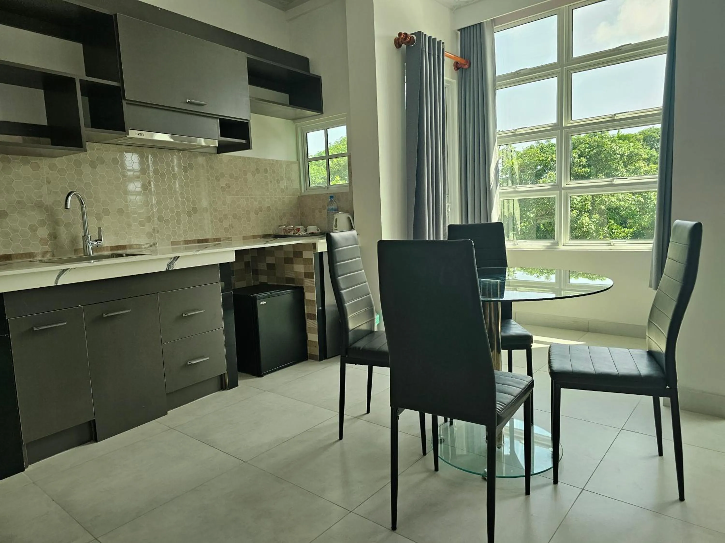 Kitchen or kitchenette in Shams Thoddoo