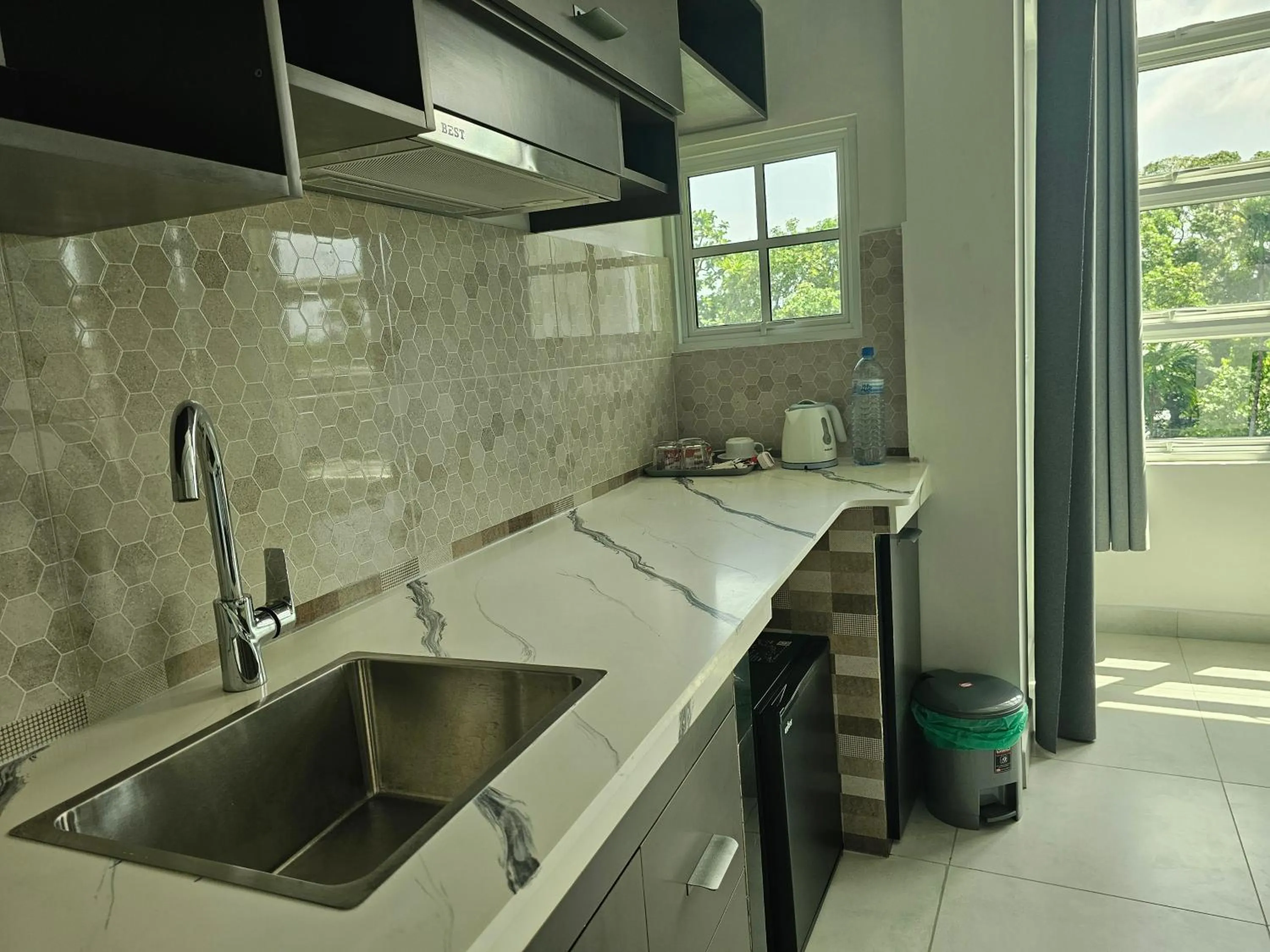 Kitchen or kitchenette in Shams Thoddoo