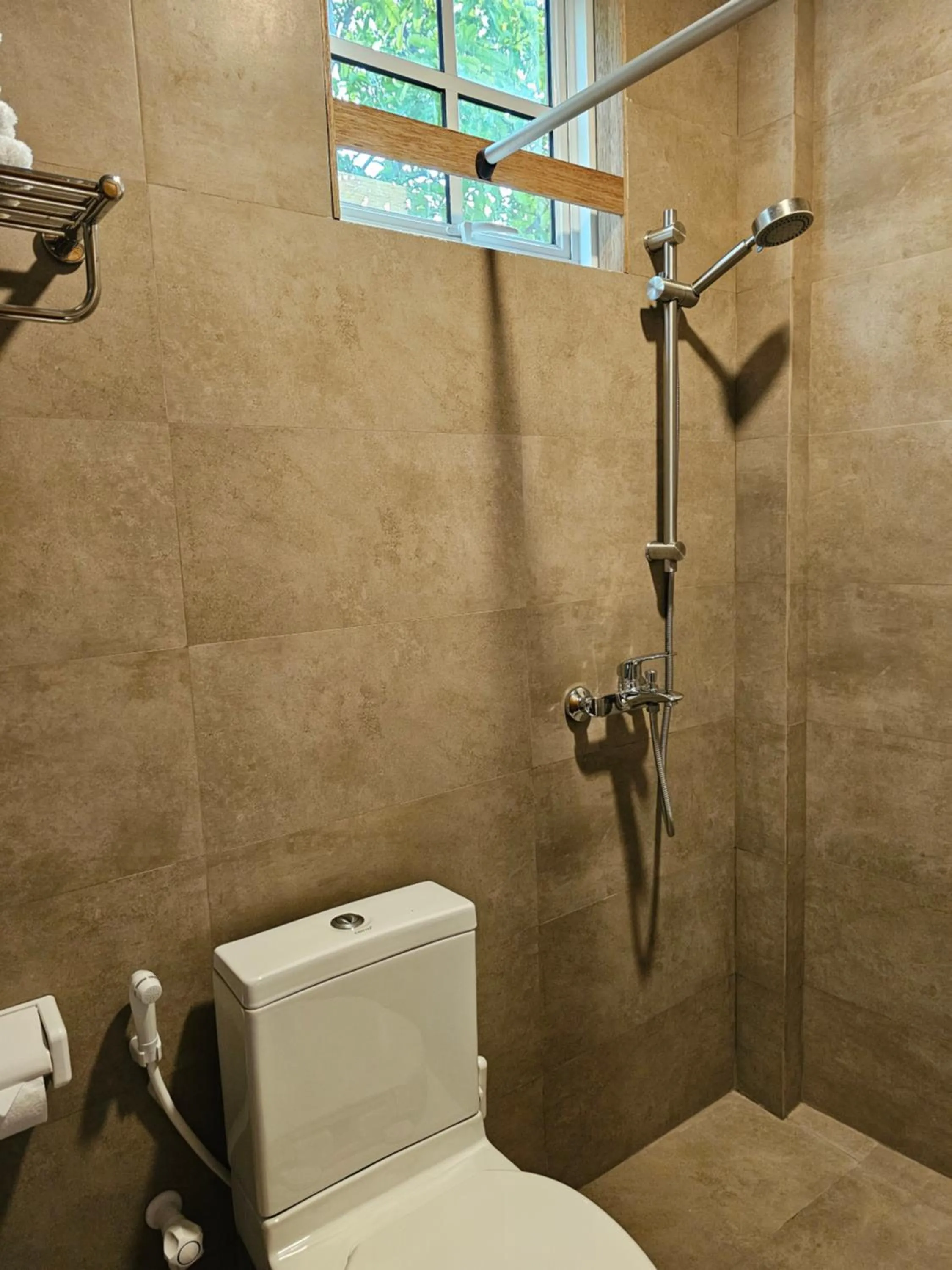 Shower in Shams Thoddoo