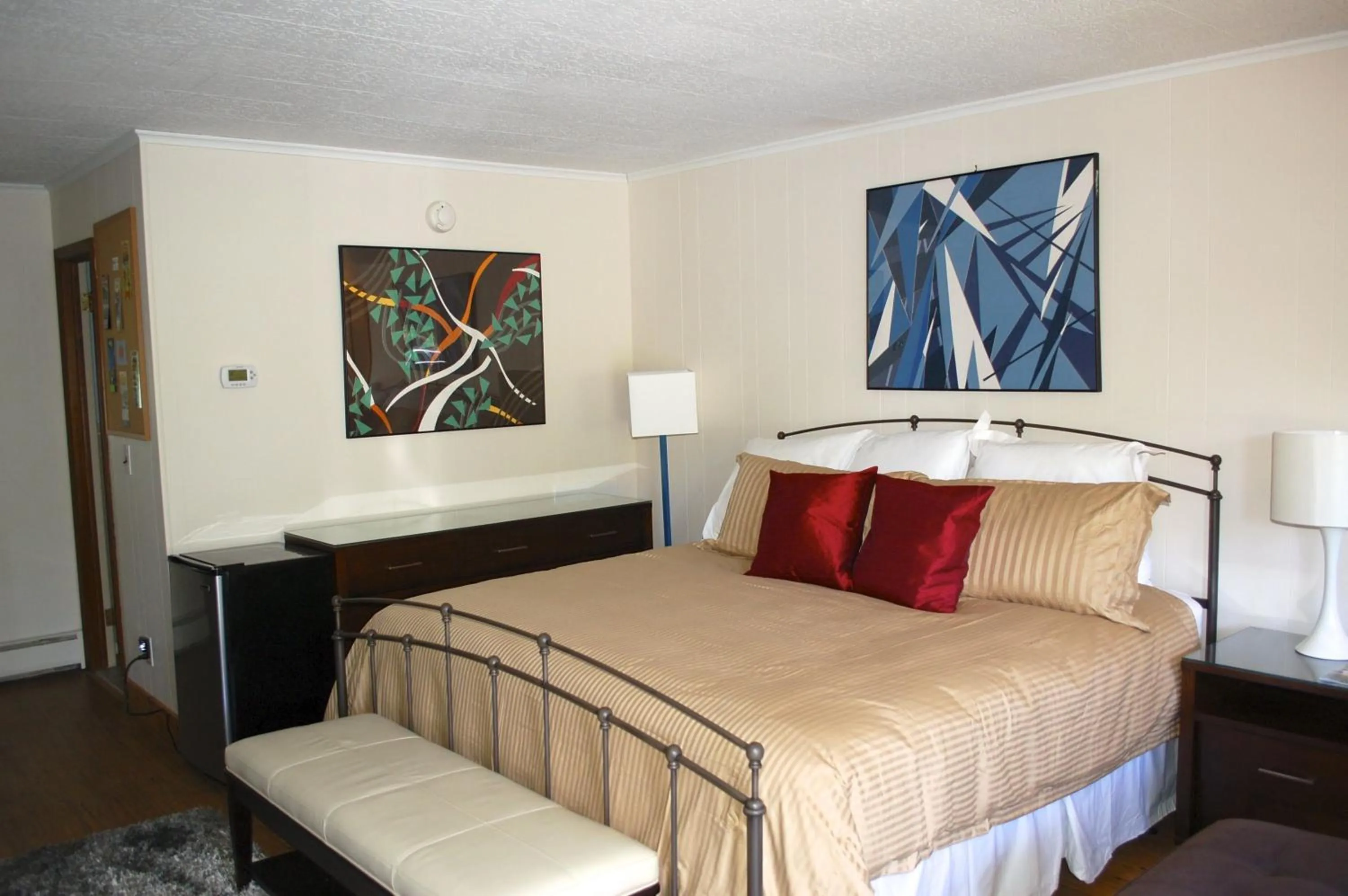 Bed in Gore Mountain Lodge