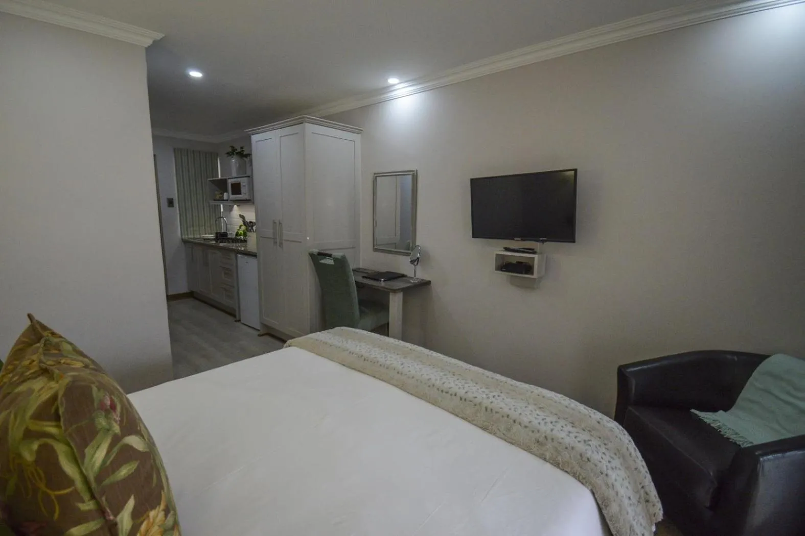 Bedroom, Bed in Clarens Retreat