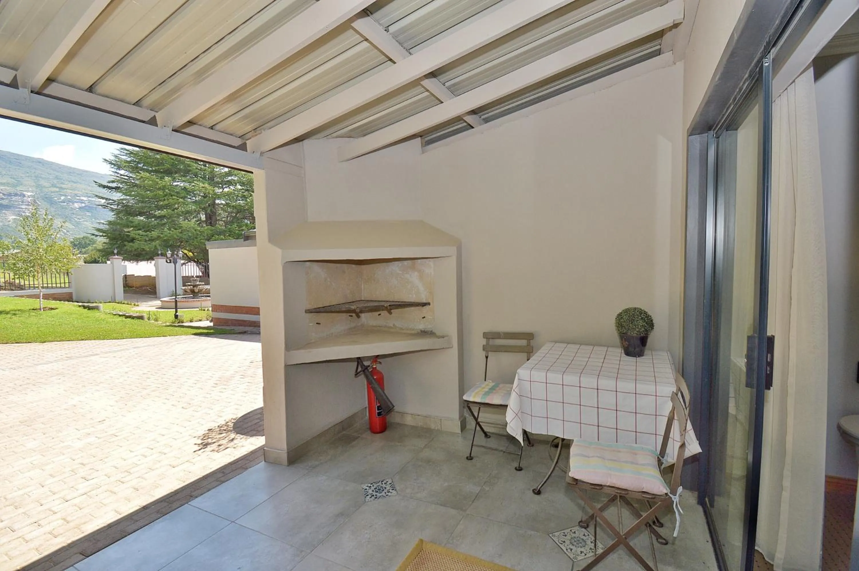 Patio in Clarens Retreat