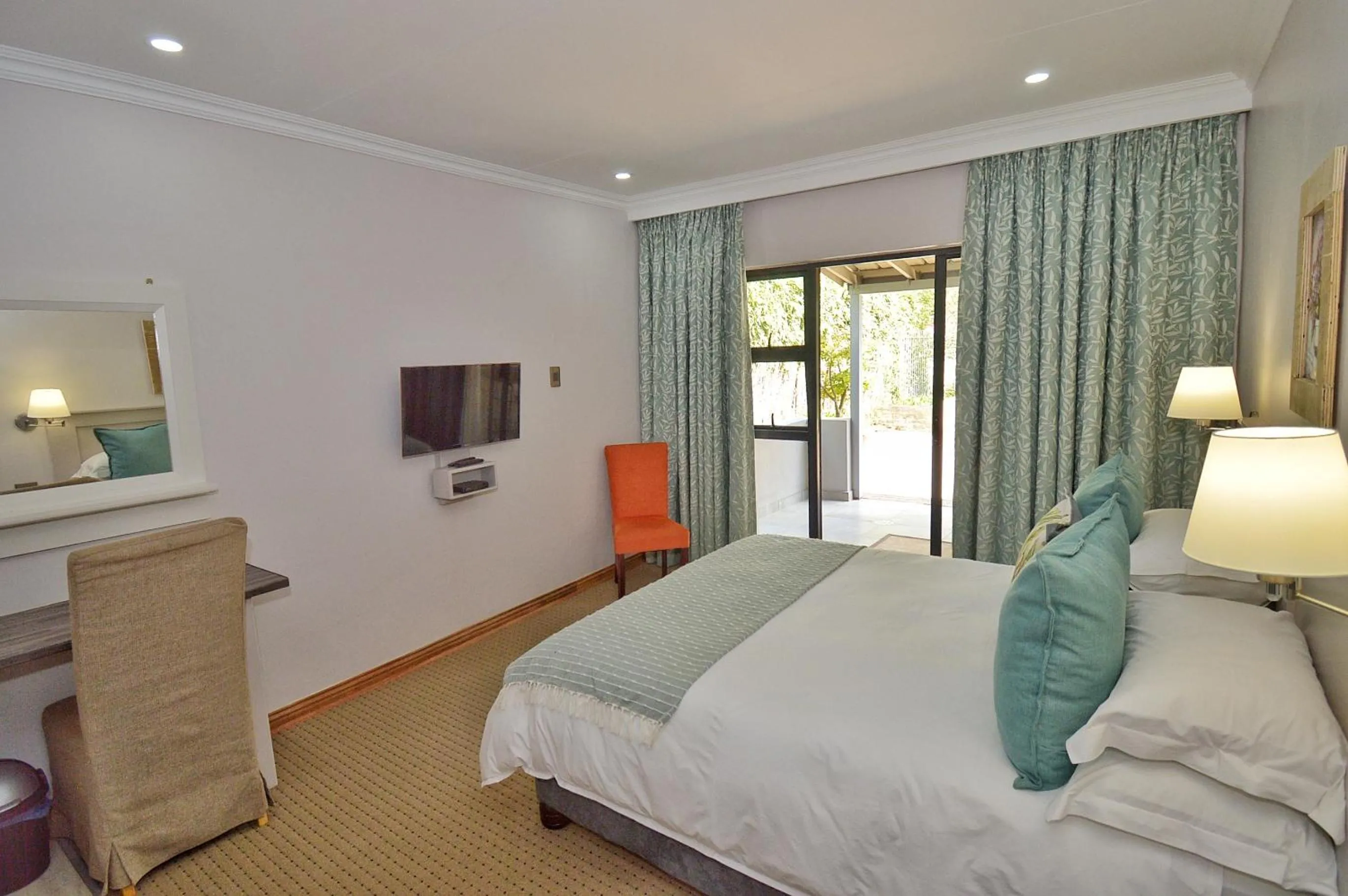 Bedroom, Bed in Clarens Retreat