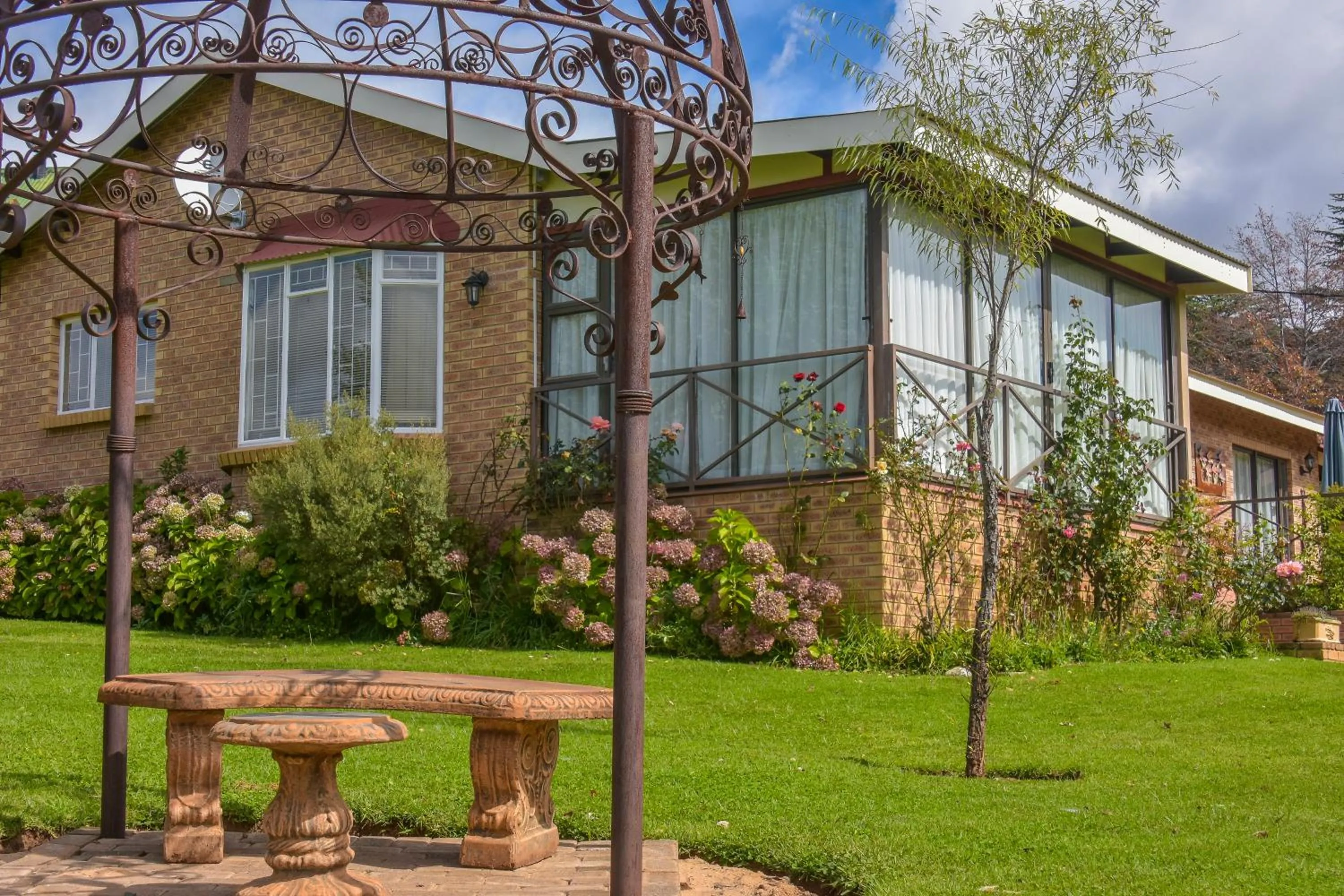 Garden view in Clarens Retreat