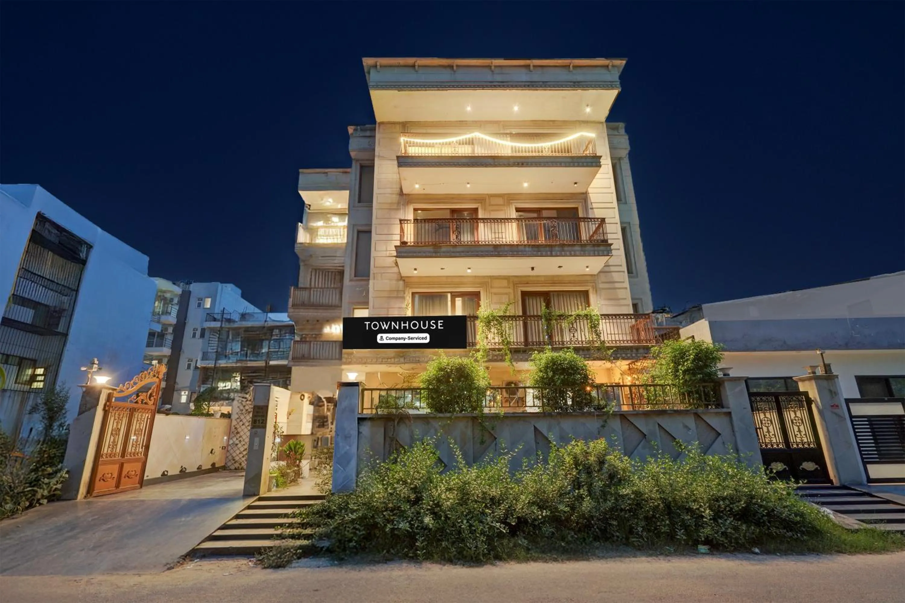 Property building in Super Townhouse Sector 47 Near Medanta