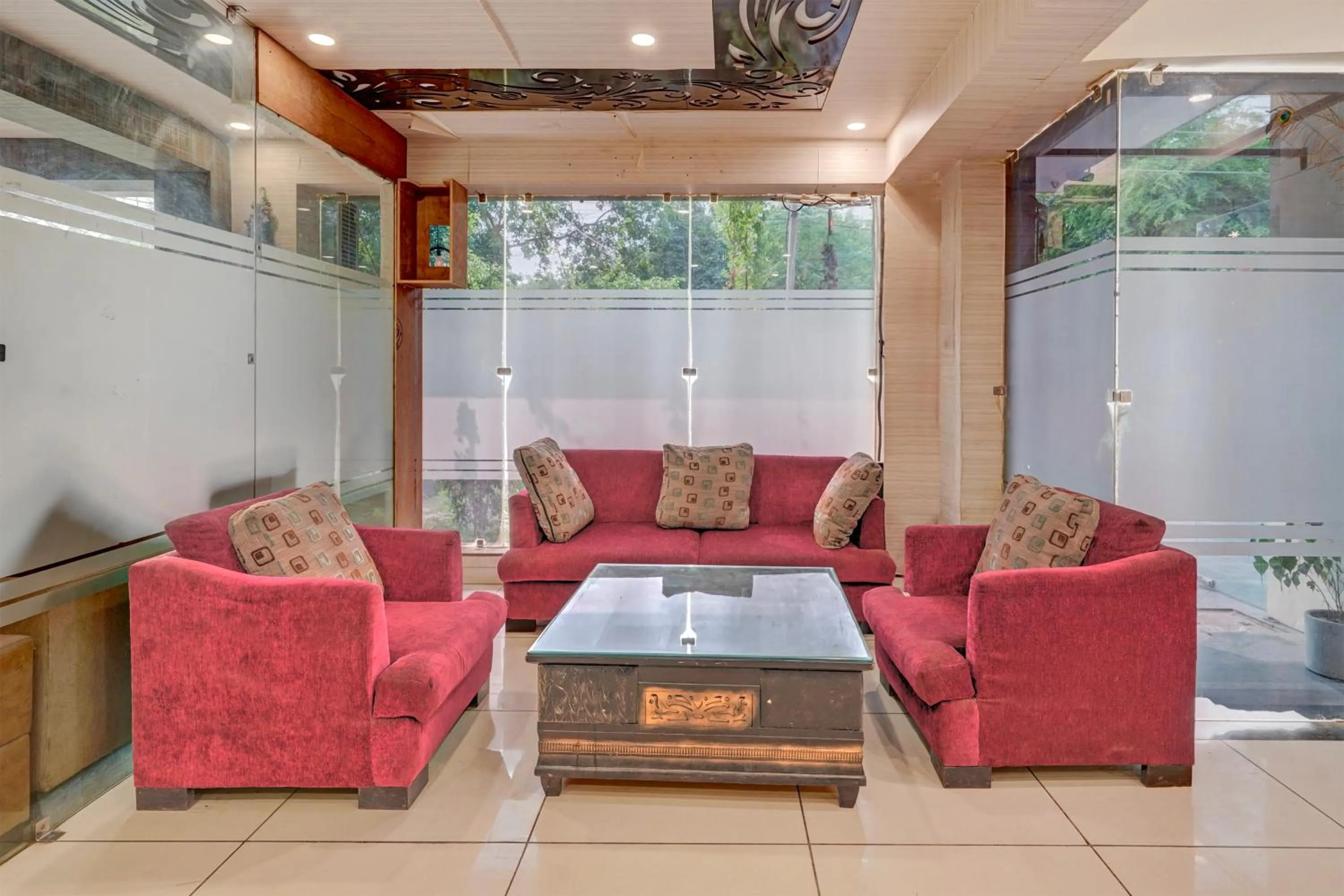 Seating area in Super Townhouse Sector 47 Near Medanta