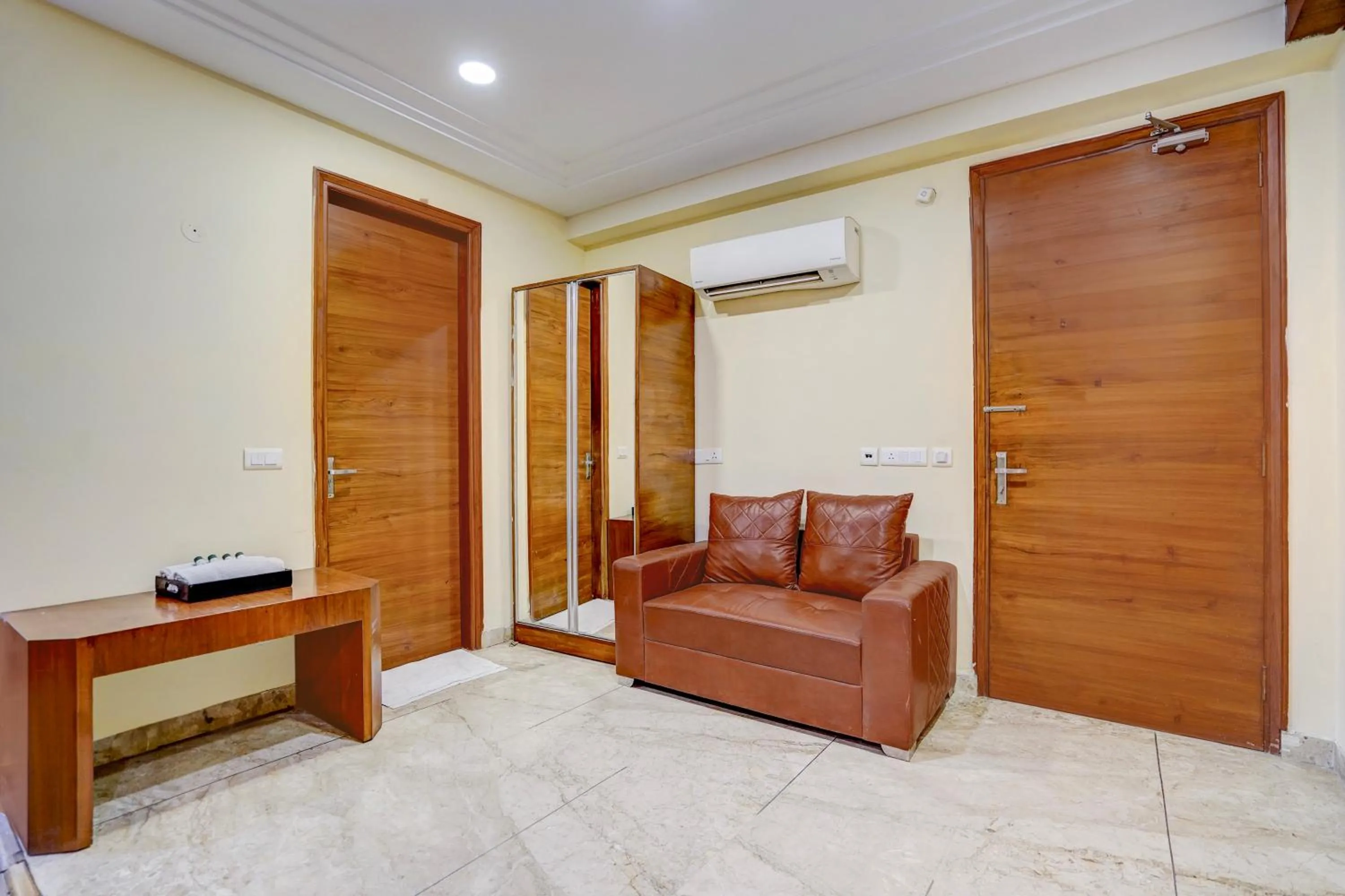 Seating area in Super Townhouse Sector 47 Near Medanta