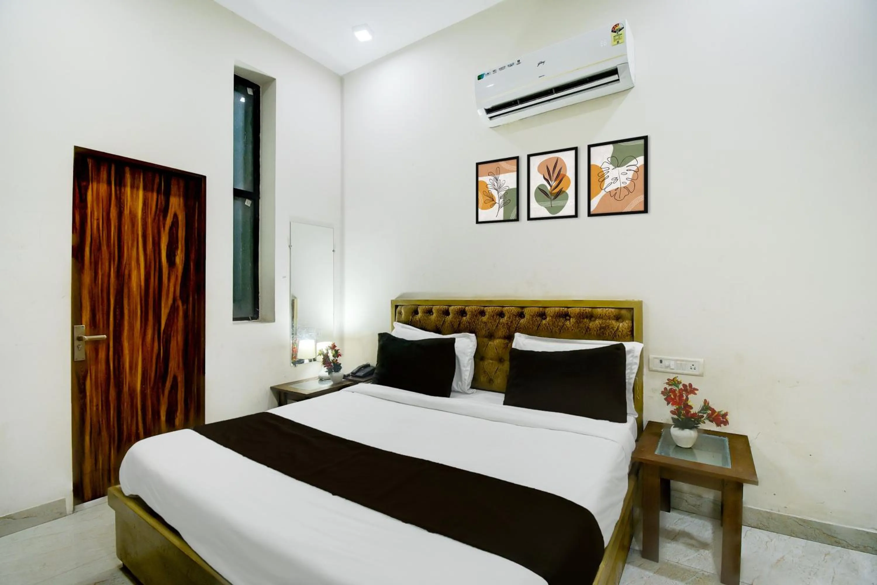 Classic Triple Room - single occupancy in Hotel O Golden Sakura