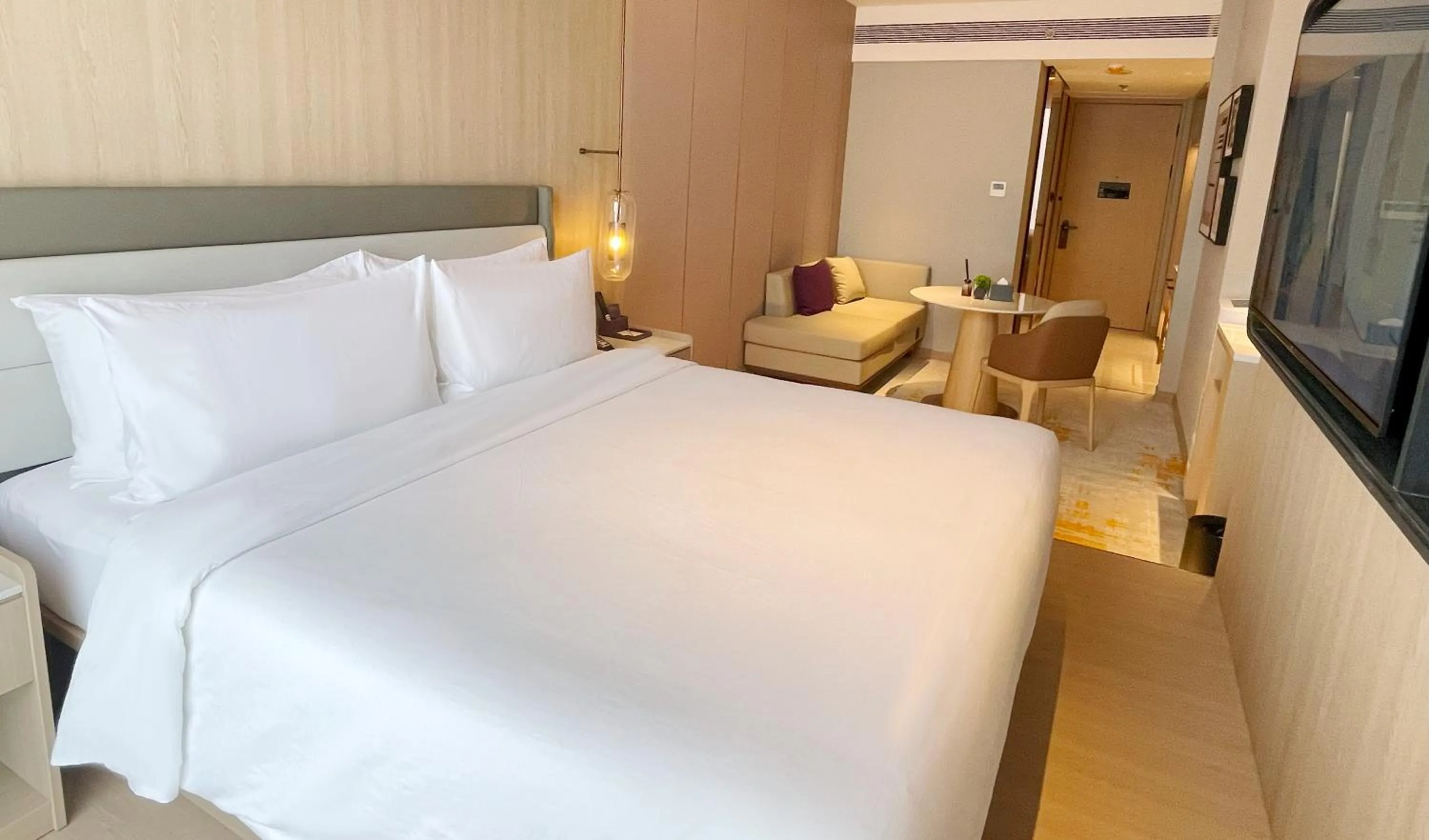 Bed in Elong Hotel Jakarta PIK
