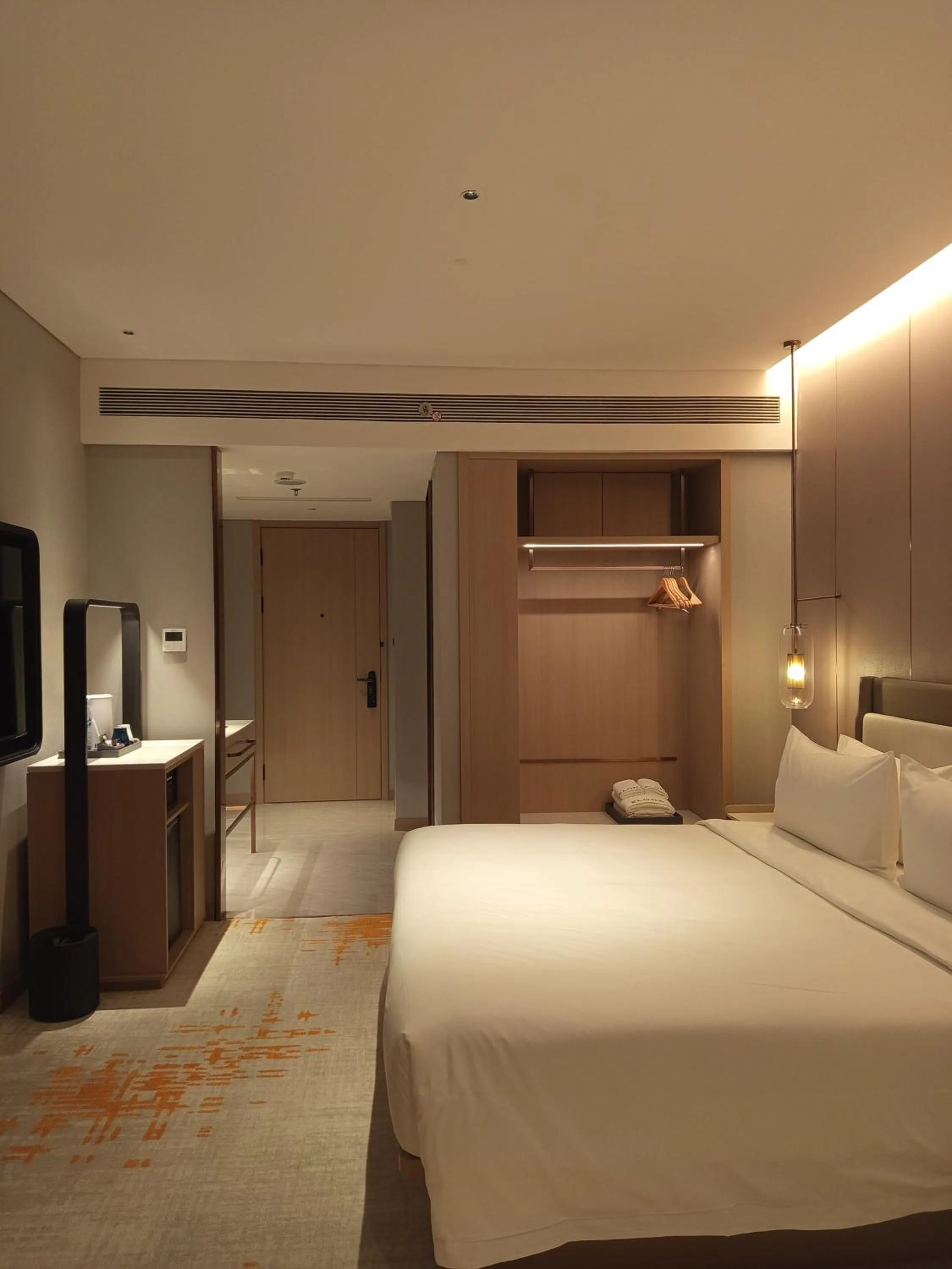 Bedroom, Bed in Elong Hotel Jakarta PIK