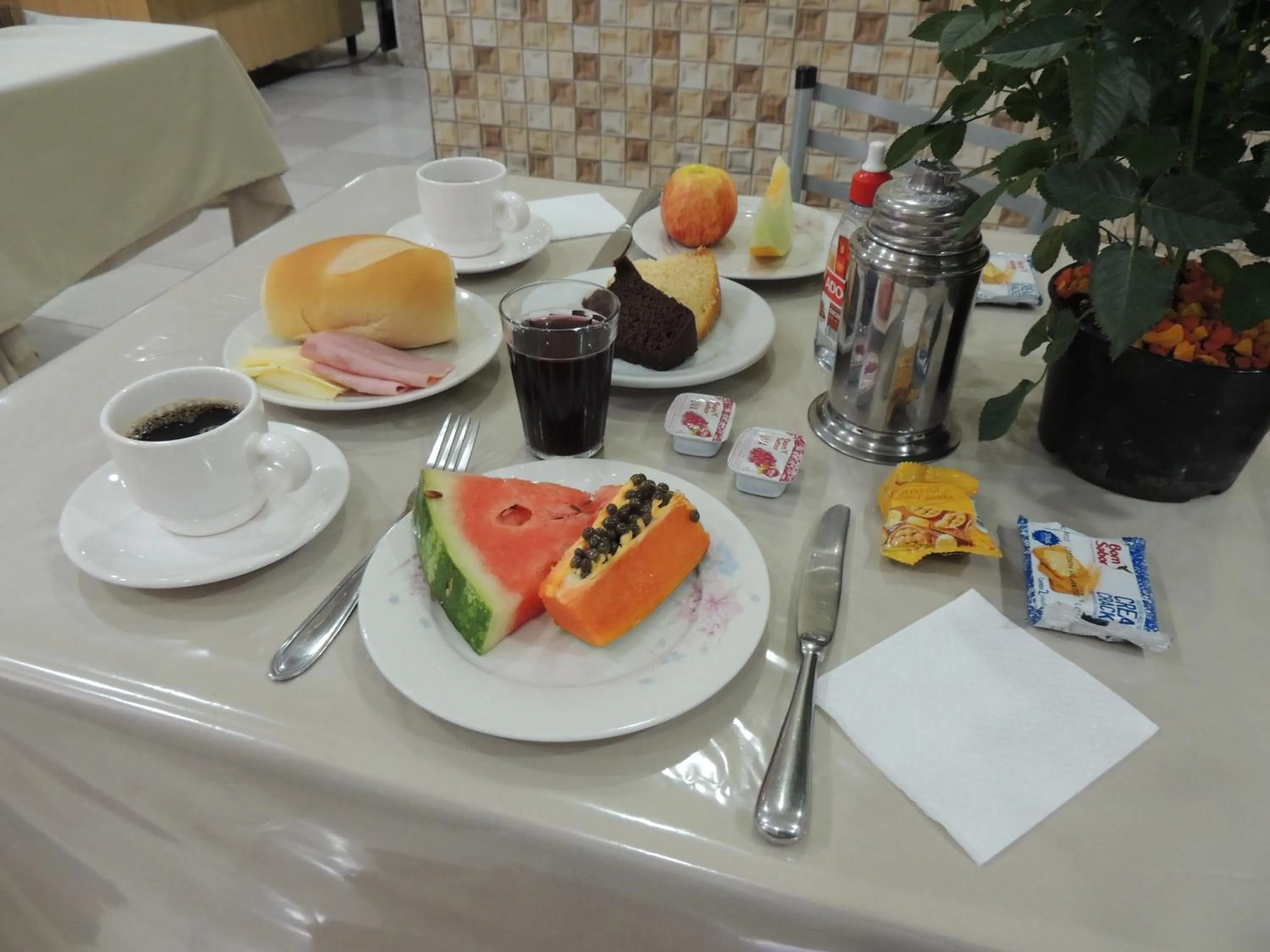 Breakfast in Hotel Ourinhos - Centro de São Paulo - Próximo 25 de Março e Brás