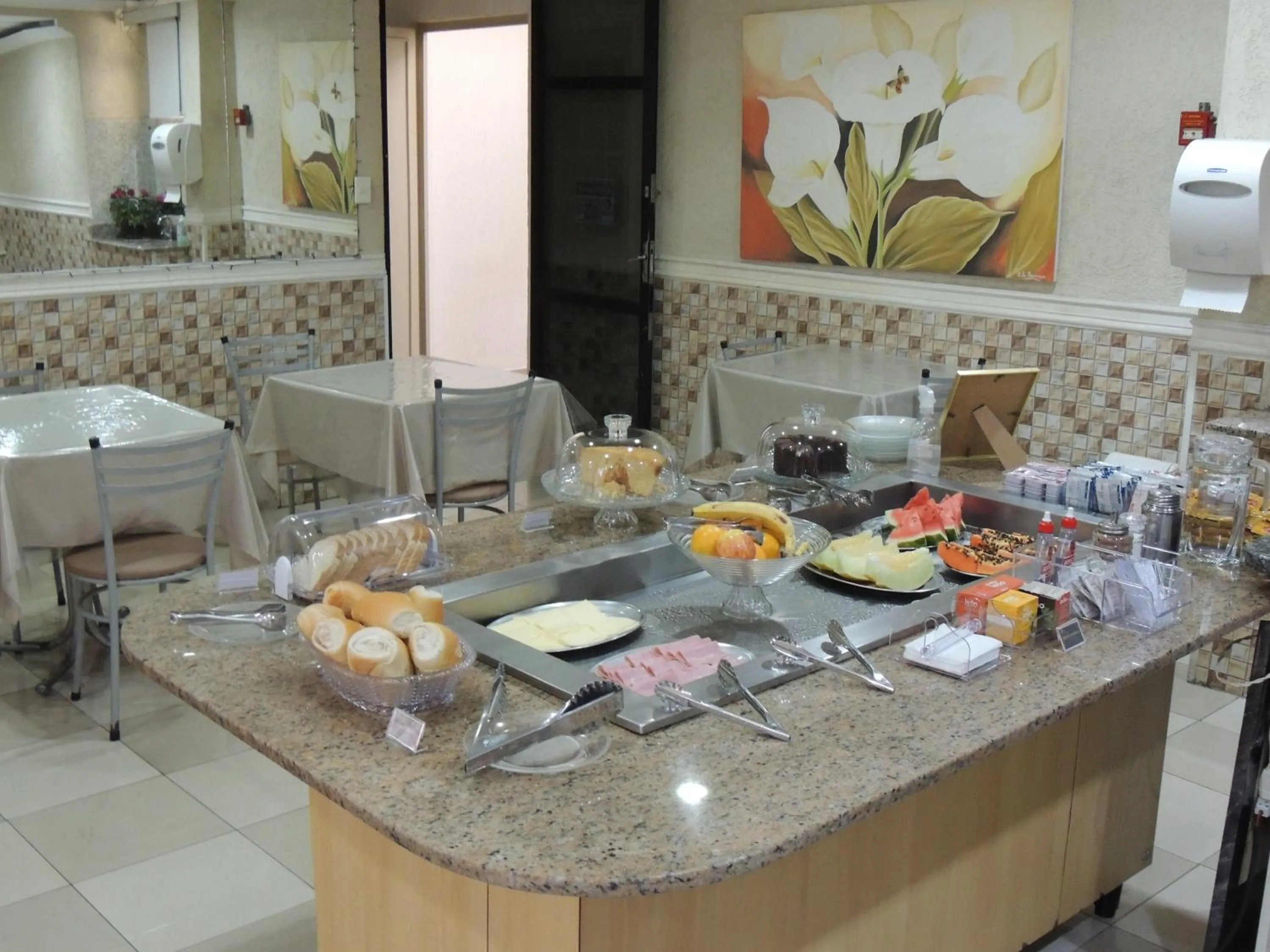 Breakfast in Hotel Ourinhos - Centro de São Paulo - Próximo 25 de Março e Brás