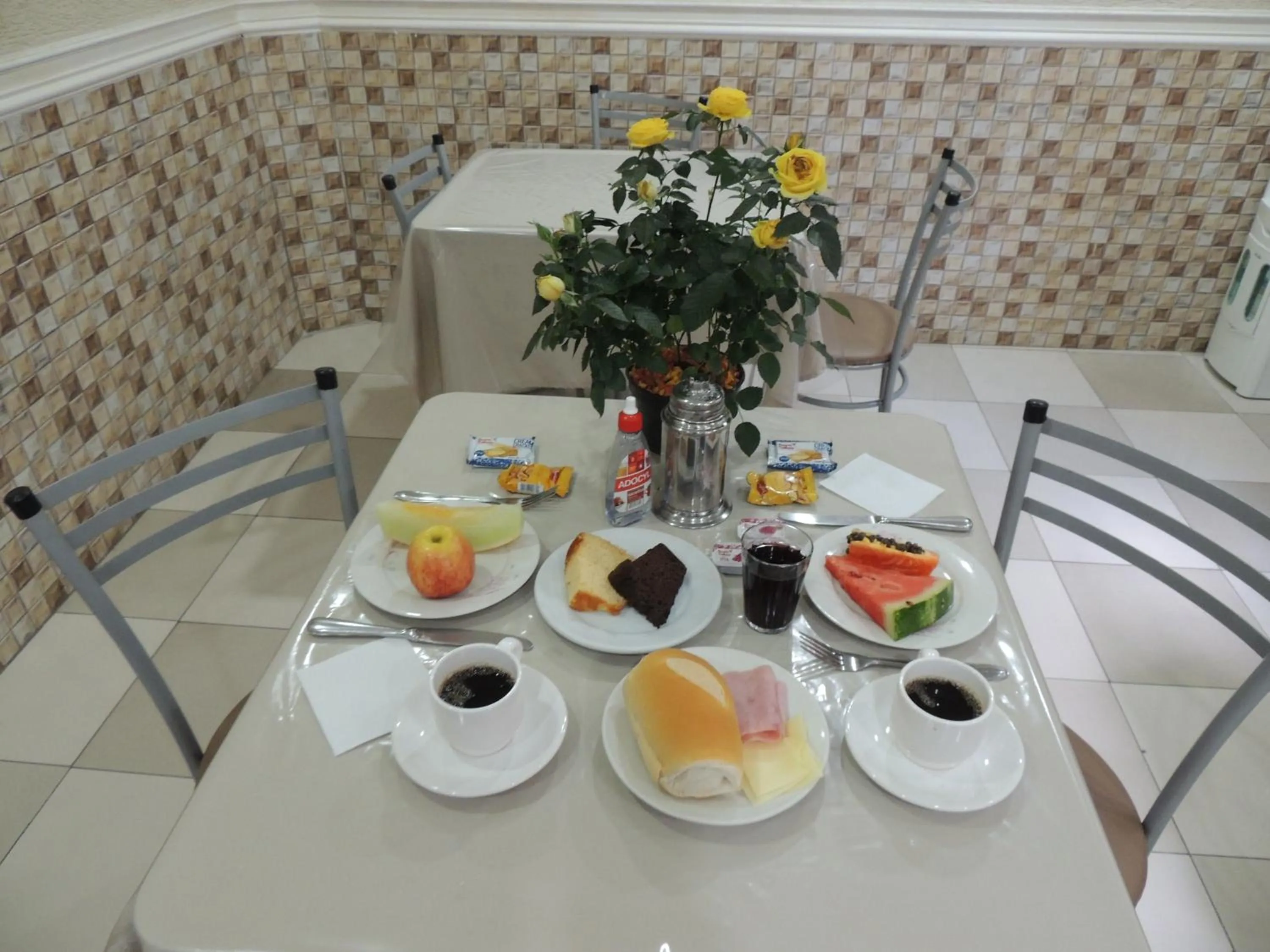 Breakfast in Hotel Ourinhos - Centro de São Paulo - Próximo 25 de Março e Brás