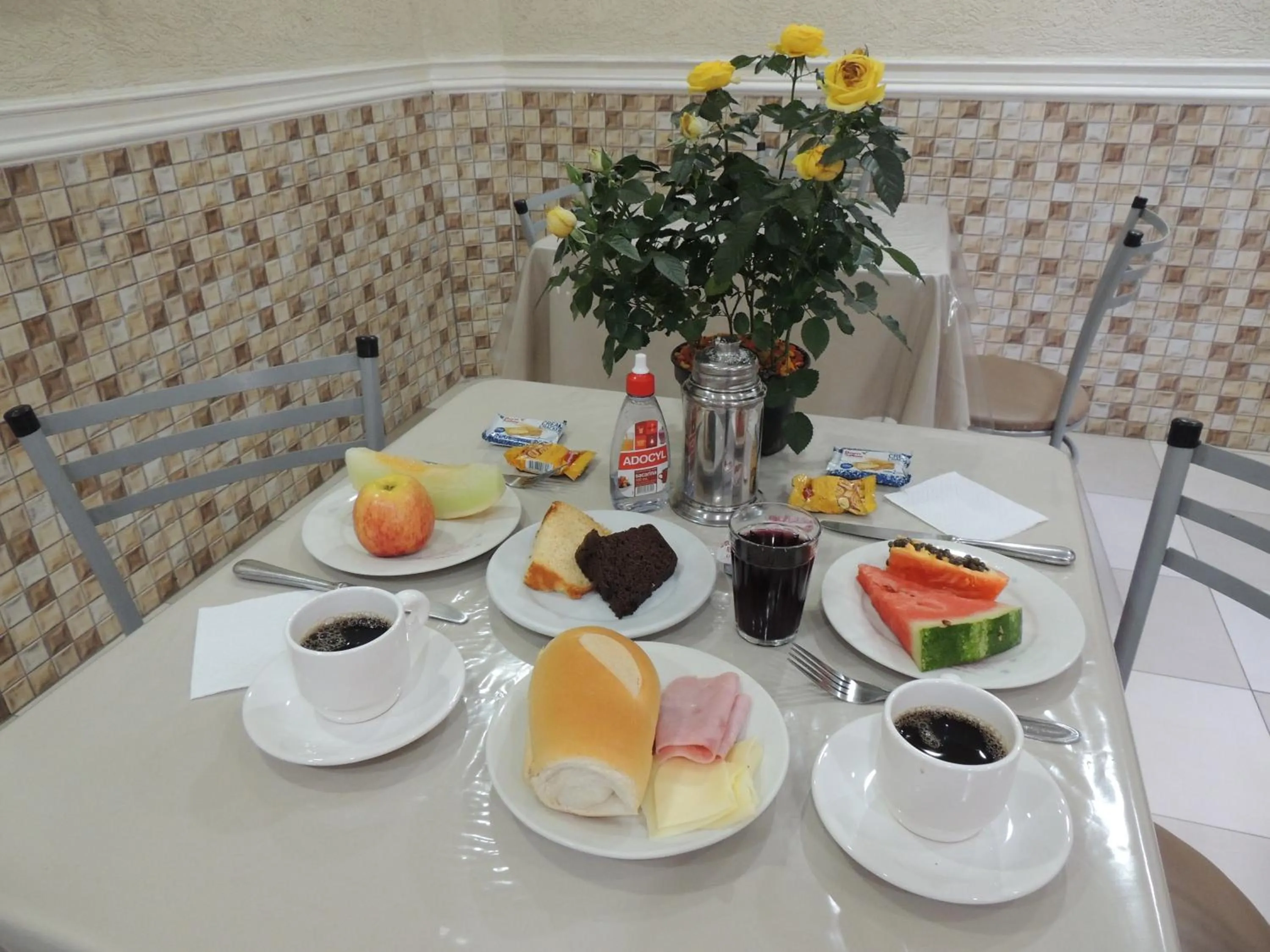 Breakfast in Hotel Ourinhos - Centro de São Paulo - Próximo 25 de Março e Brás