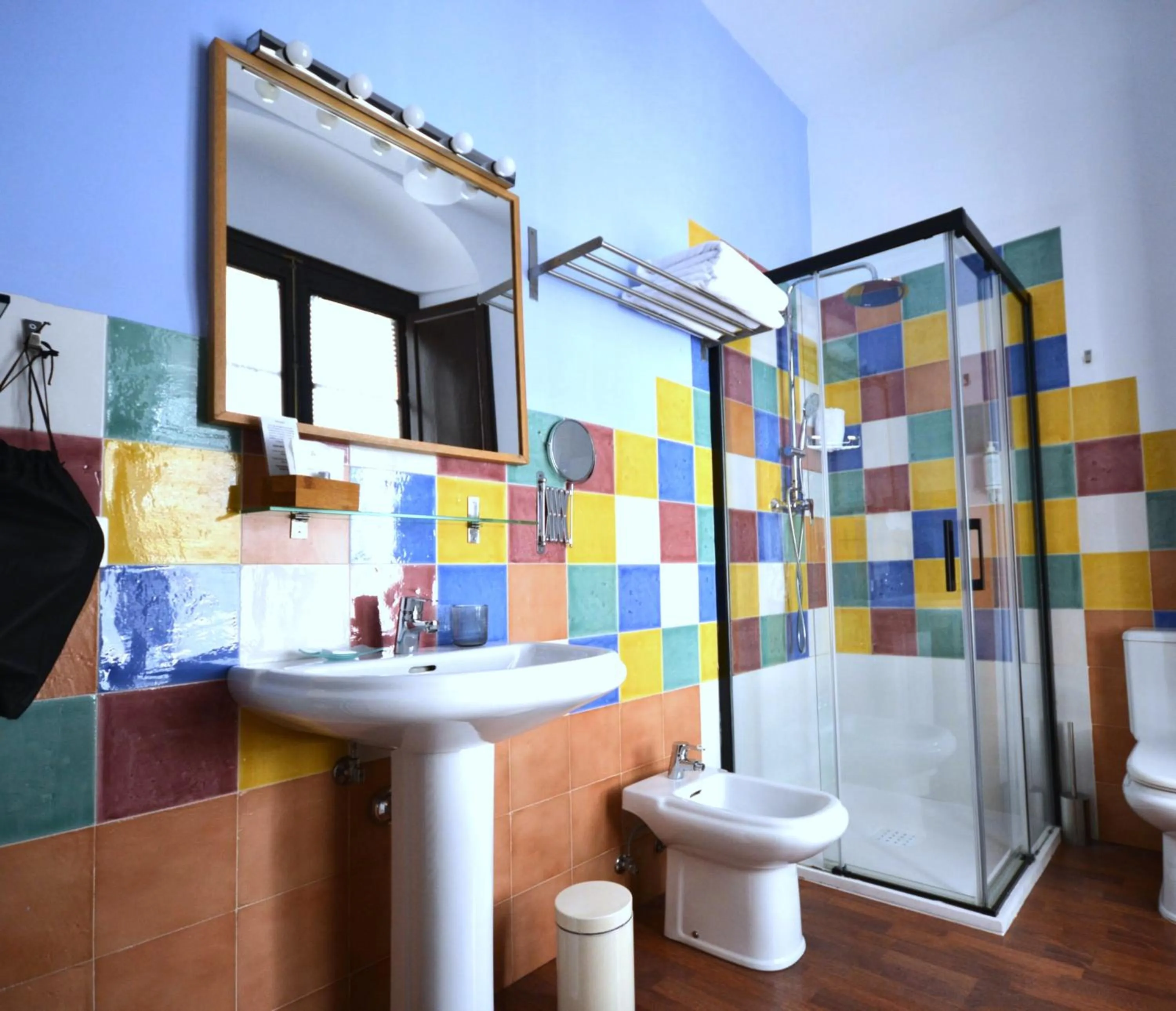 Shower in Hotel Casa de los Azulejos