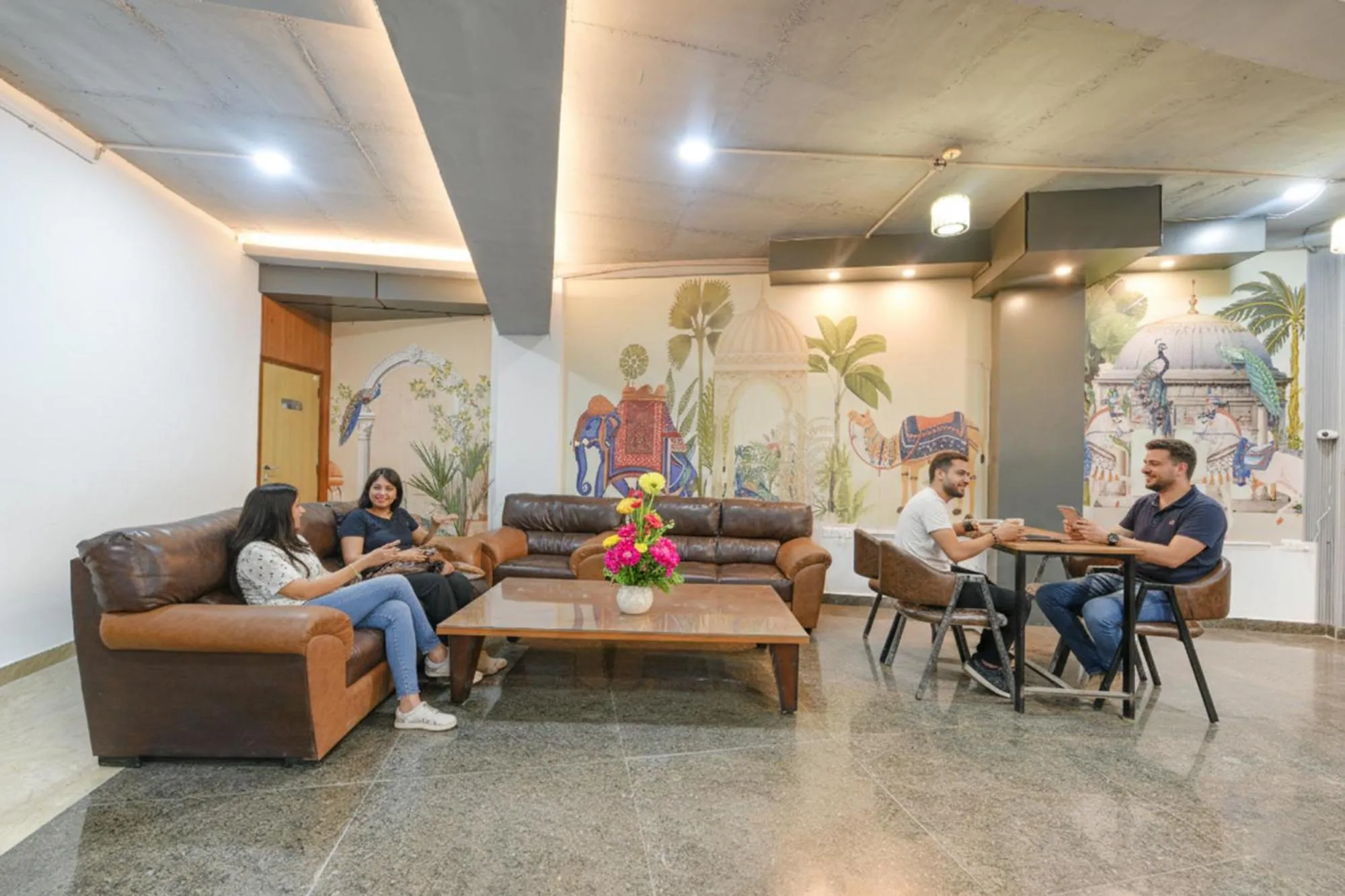 FabHotel Luxe 8 Stayz - Phase 1 Metro, Golf Course Road & Arjun Marg
