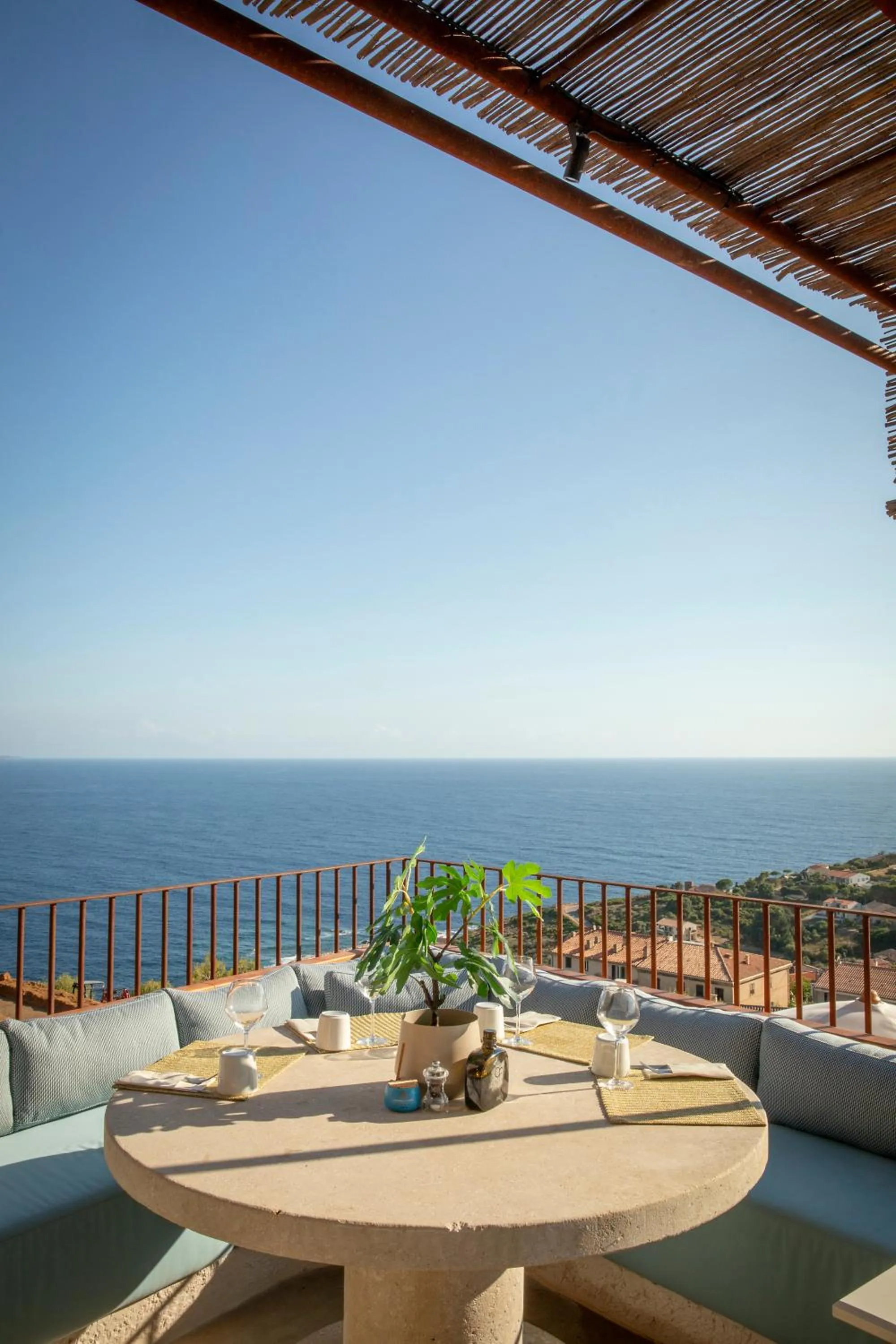 Restaurant/places to eat in Hôtel Mylos - Cargèse, Piscine Intérieure et Extérieure