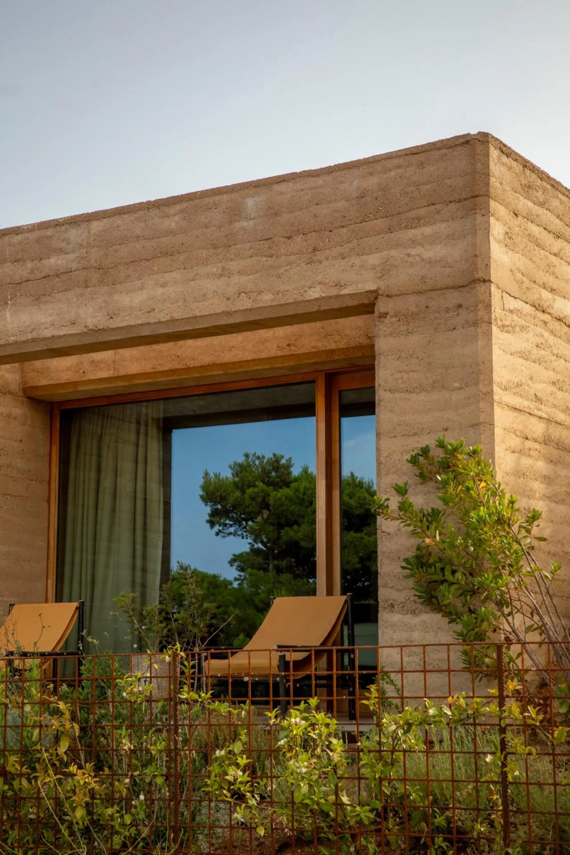 Garden in Hôtel Mylos - Cargèse, Piscine Intérieure et Extérieure