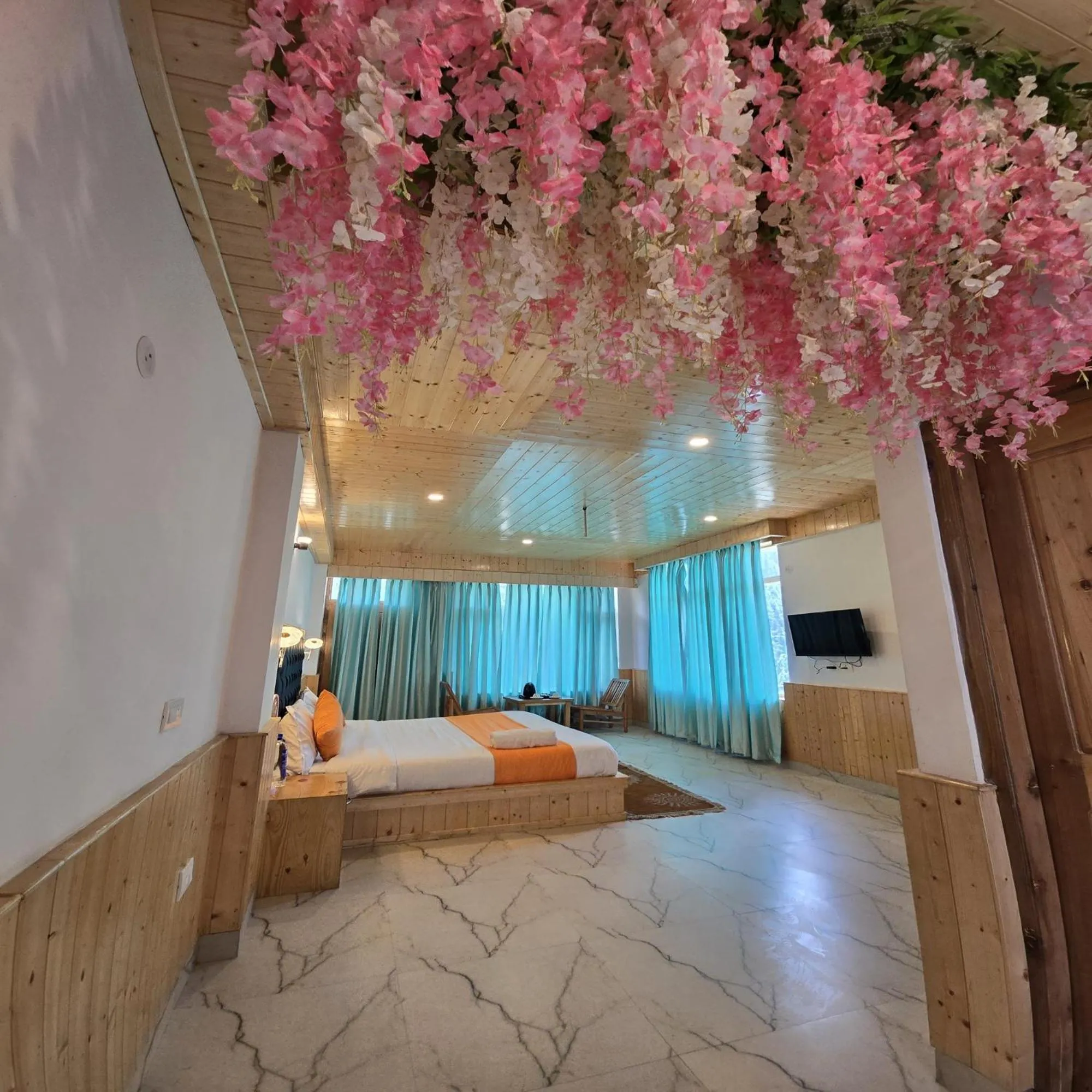 Bed in MB Igloo Resort