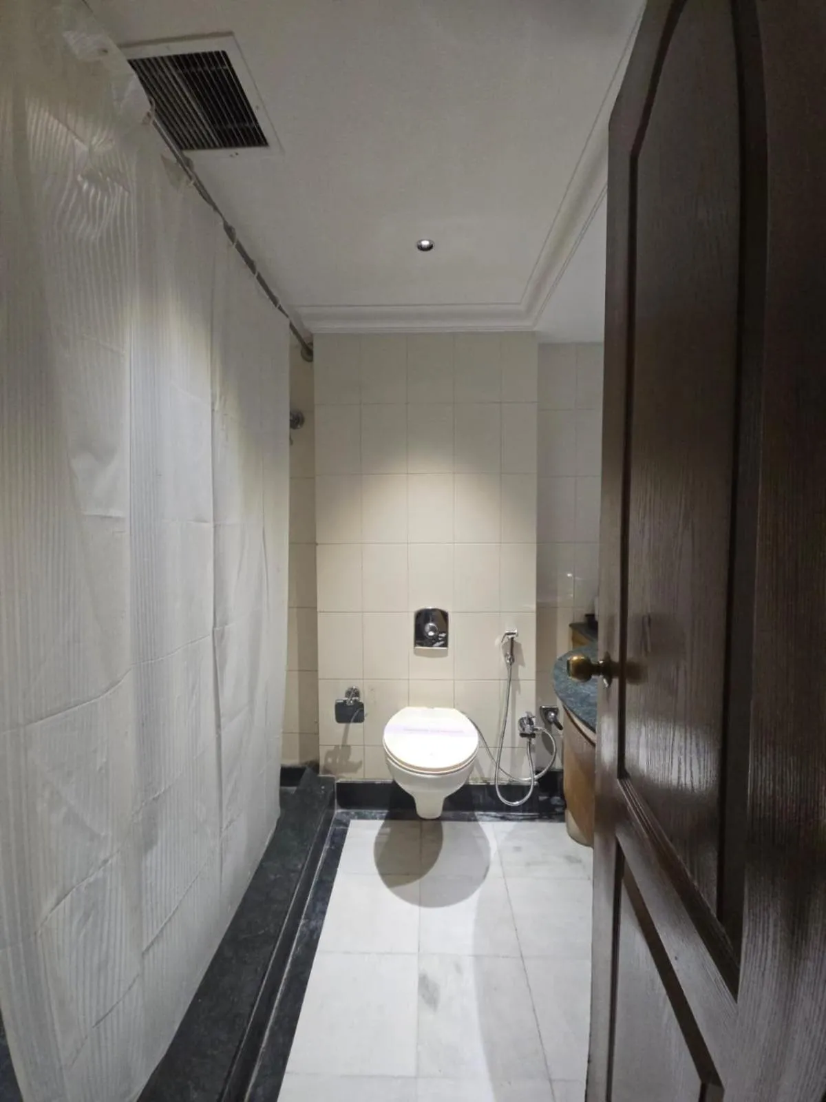 Bathroom in Hotel Supreme Suites I B2B Friendly I Ludhiana