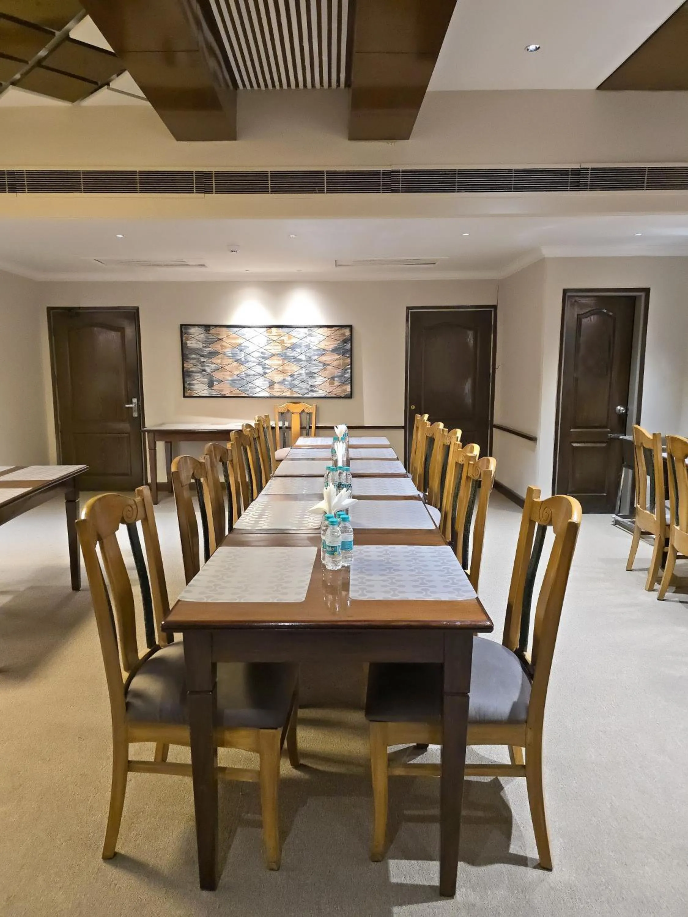 Living room in Hotel Supreme Suites I B2B Friendly I Ludhiana